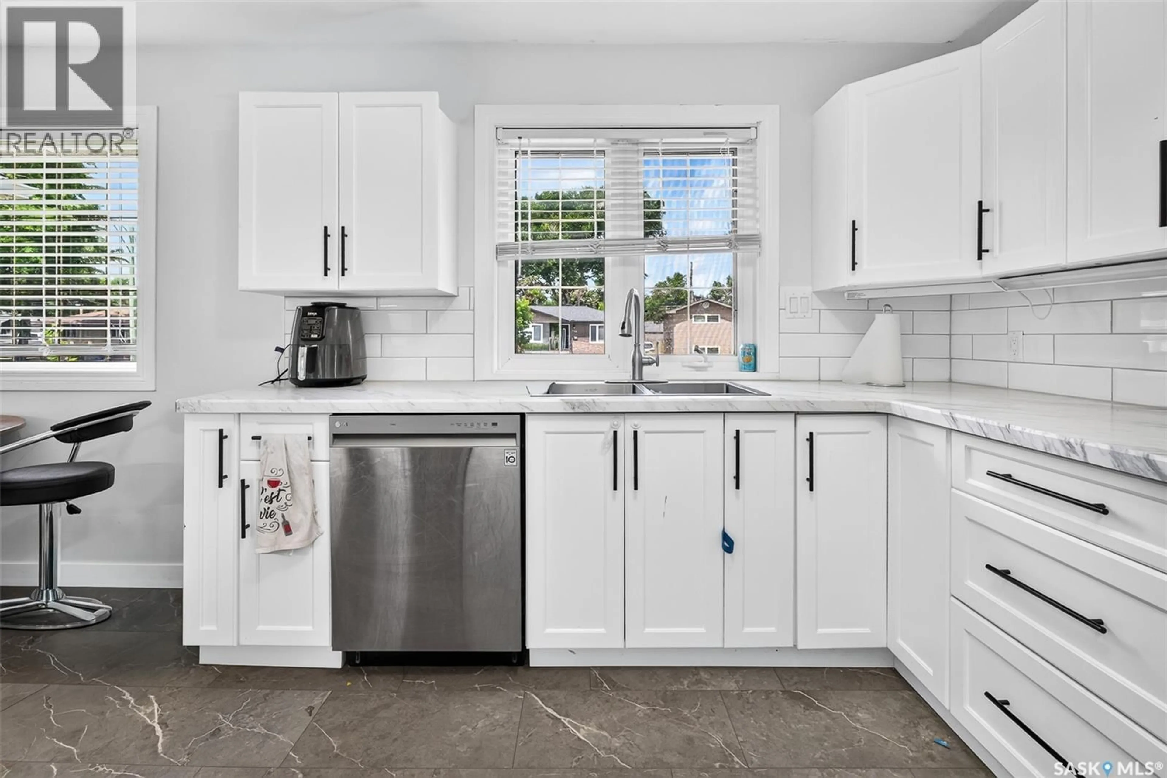 Standard kitchen, ceramic/tile floor for 1249 GRACE STREET, Moose Jaw Saskatchewan S6H3C6
