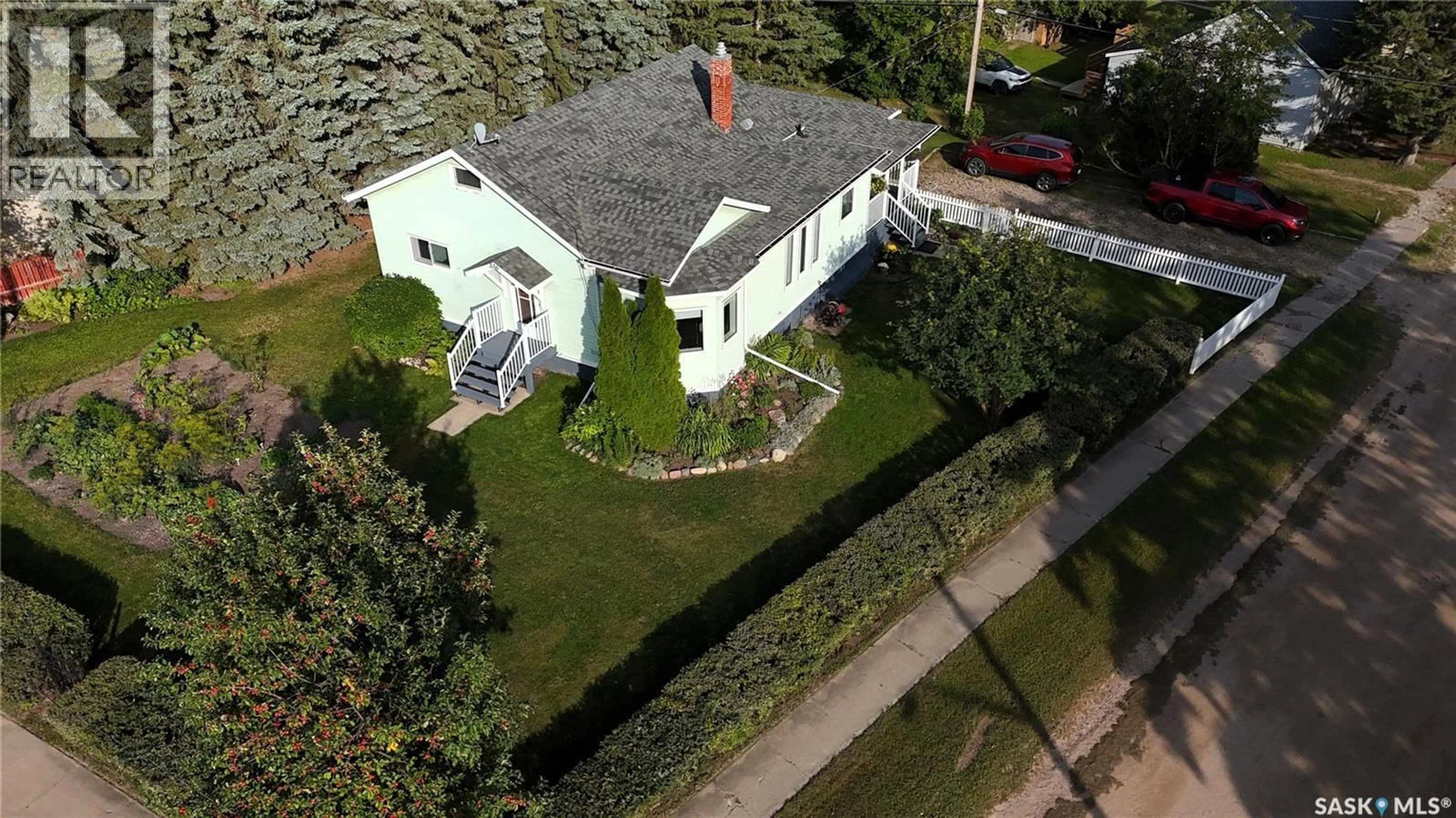 A pic from outside/outdoor area/front of a property/back of a property/a pic from drone, street for 336 MAIN STREET, Debden Saskatchewan S0J0S0