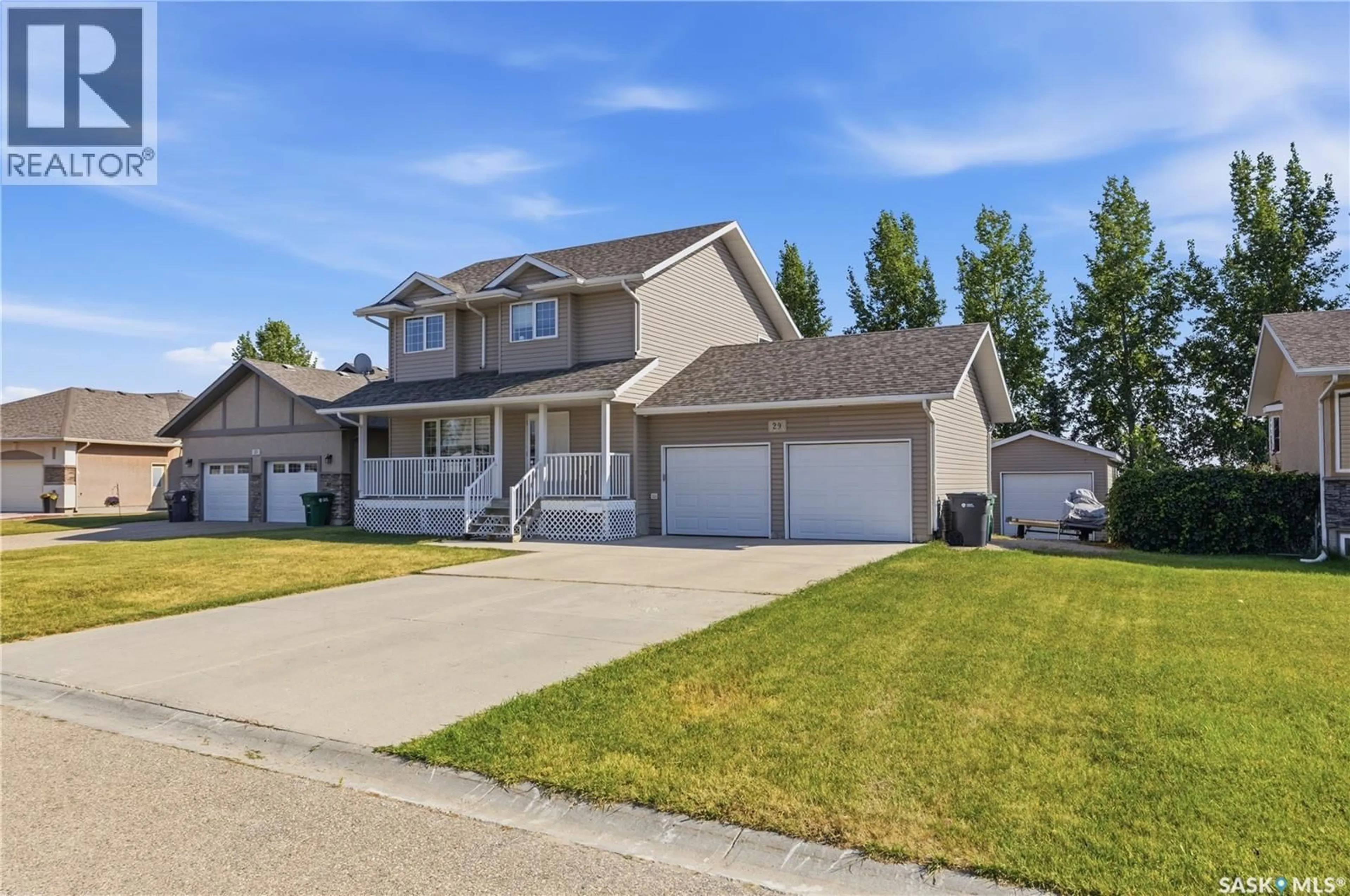 Home with vinyl exterior material, street for 29 LEIBEL BAY, Balgonie Saskatchewan S0G0E0