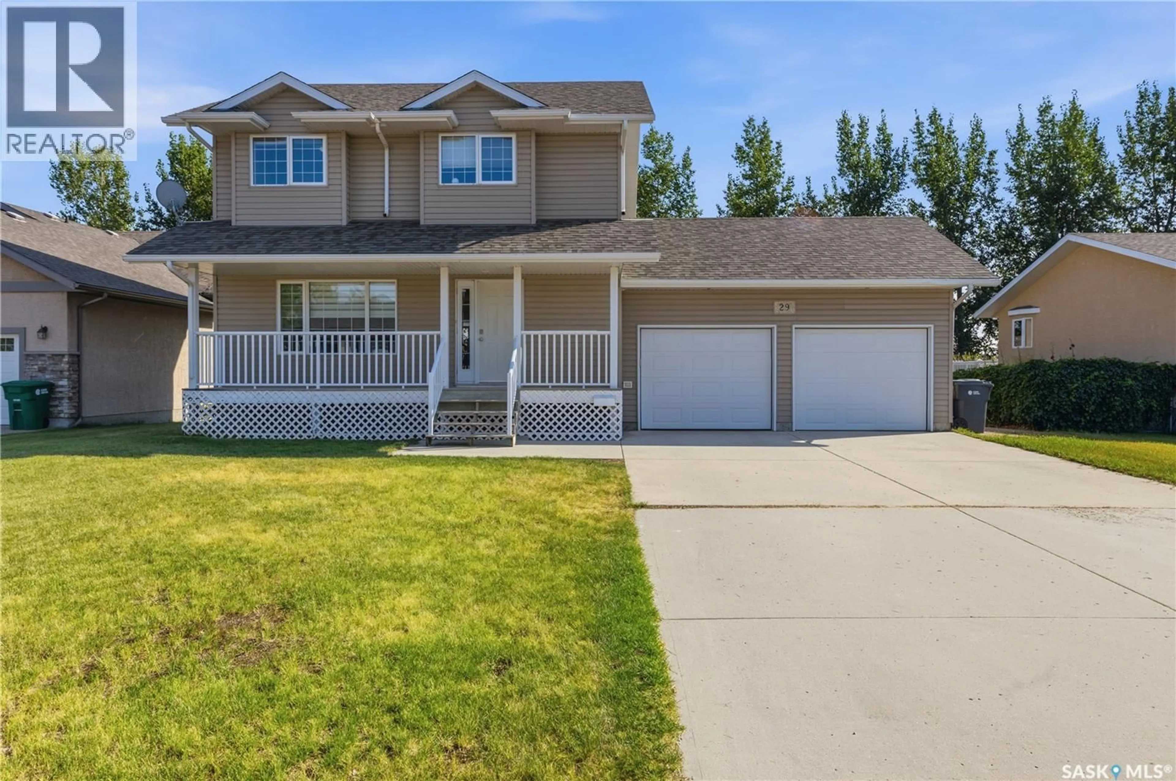 Home with vinyl exterior material, street for 29 LEIBEL BAY, Balgonie Saskatchewan S0G0E0