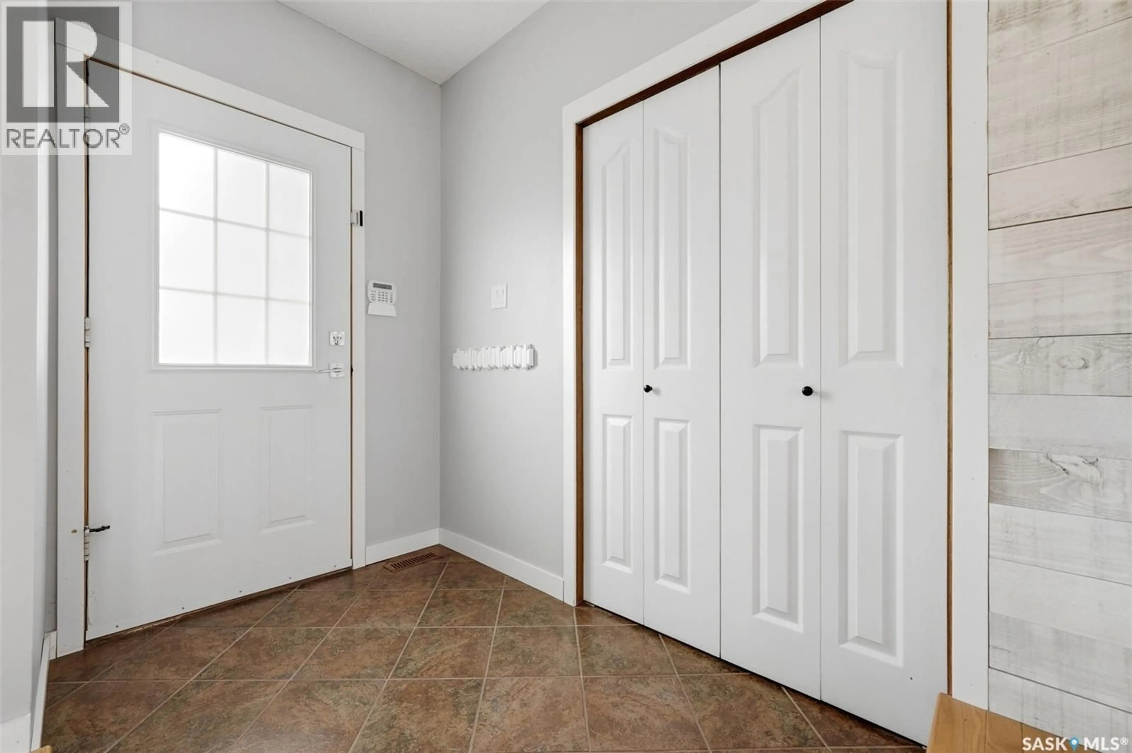 Indoor entryway for 7310 CRIBBS BAY, Regina Saskatchewan S4X4H3