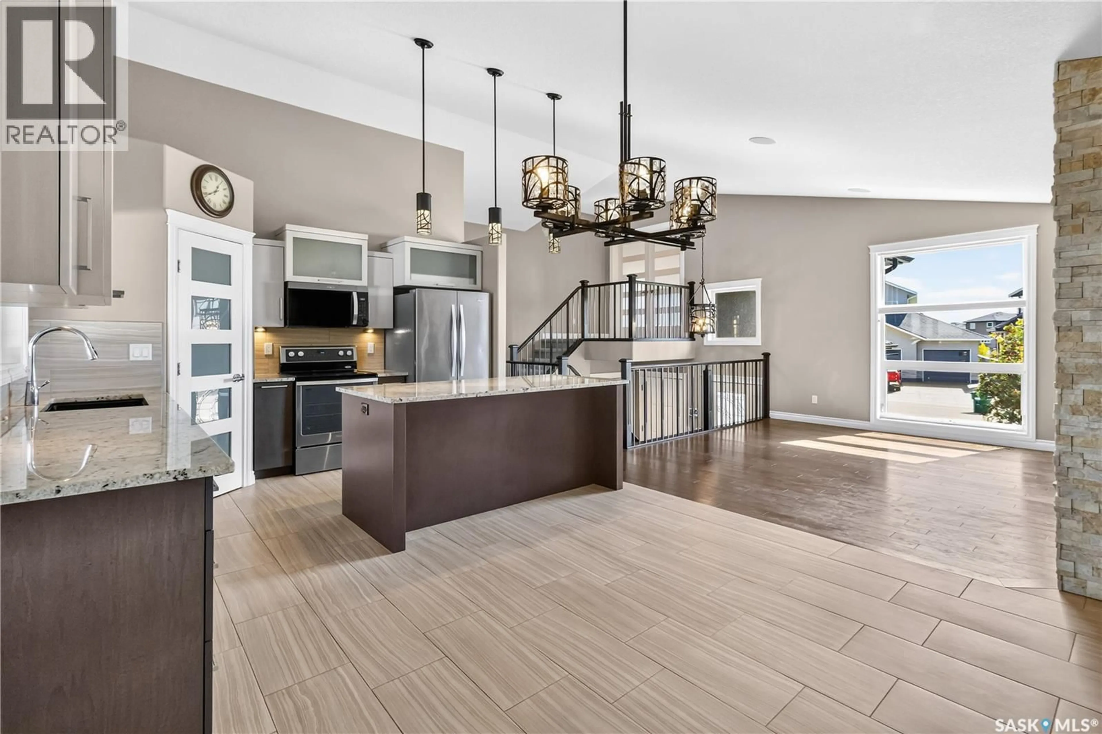 Open concept kitchen, ceramic/tile floor for 226 MAHABIR COURT, Saskatoon Saskatchewan S7W0J5