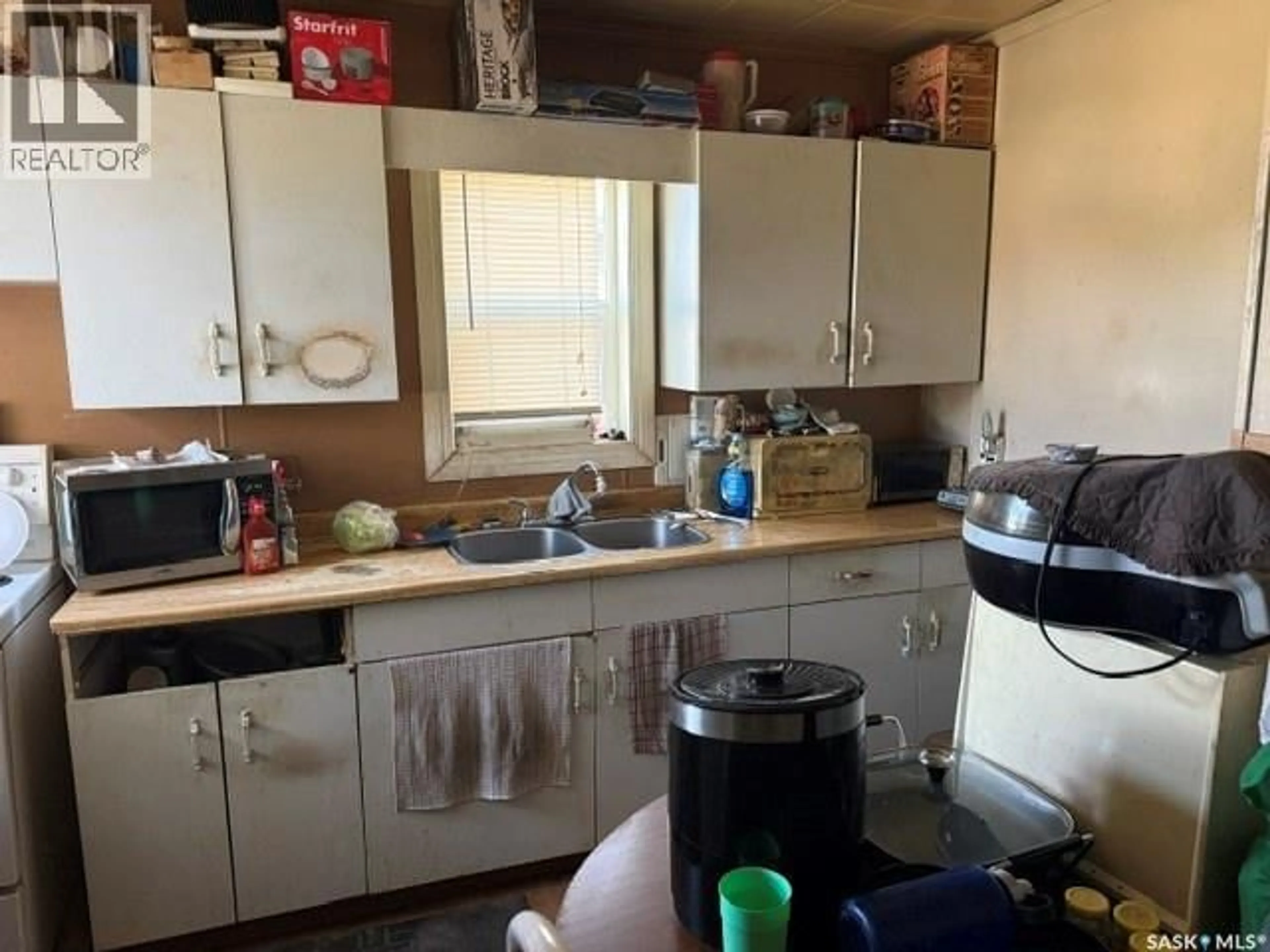 Standard kitchen, unknown for 848 17TH STREET, Prince Albert Saskatchewan S6V3Y4
