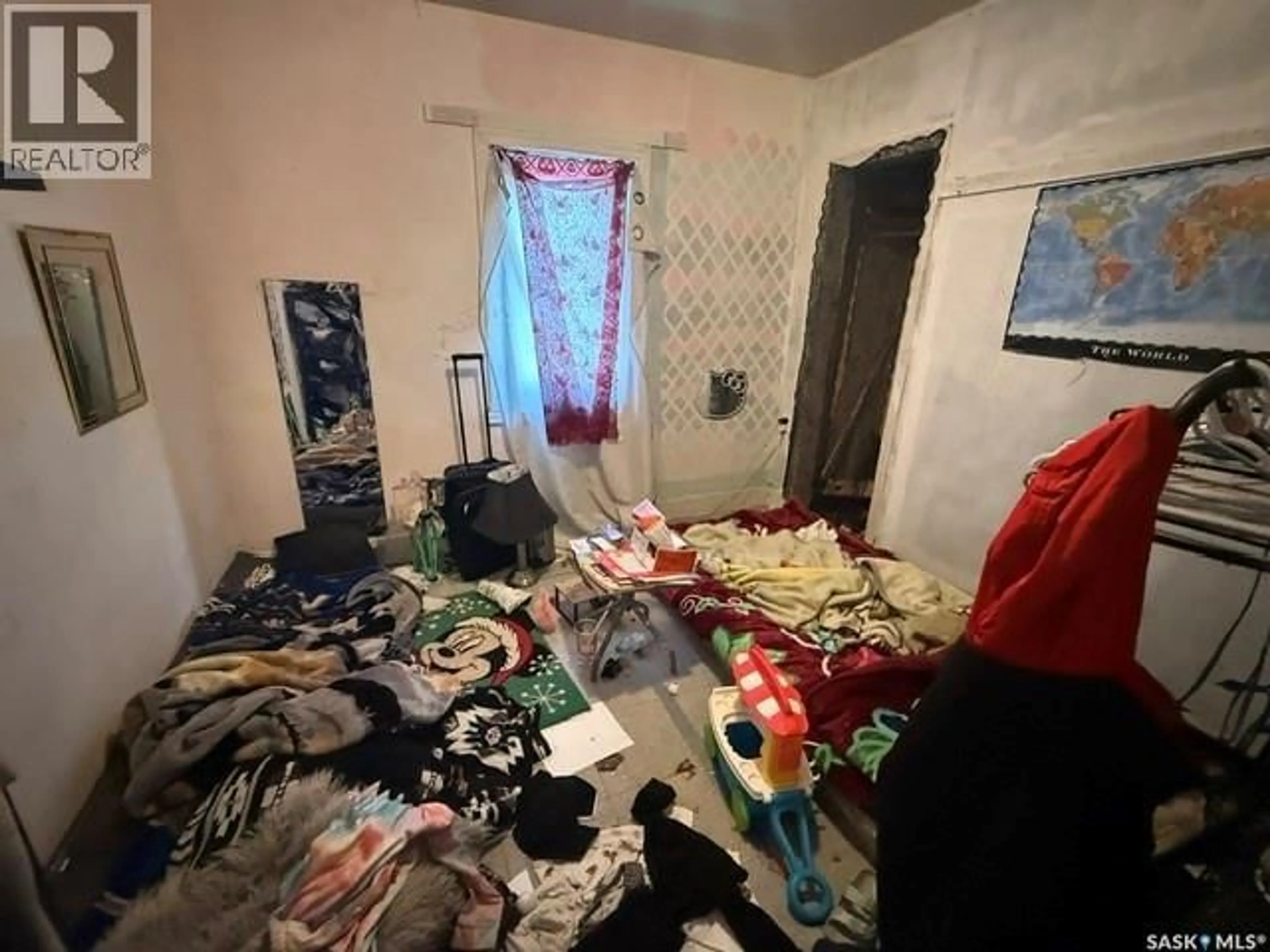 A pic of a room for 1016 17TH STREET, Prince Albert Saskatchewan S6V3Y8