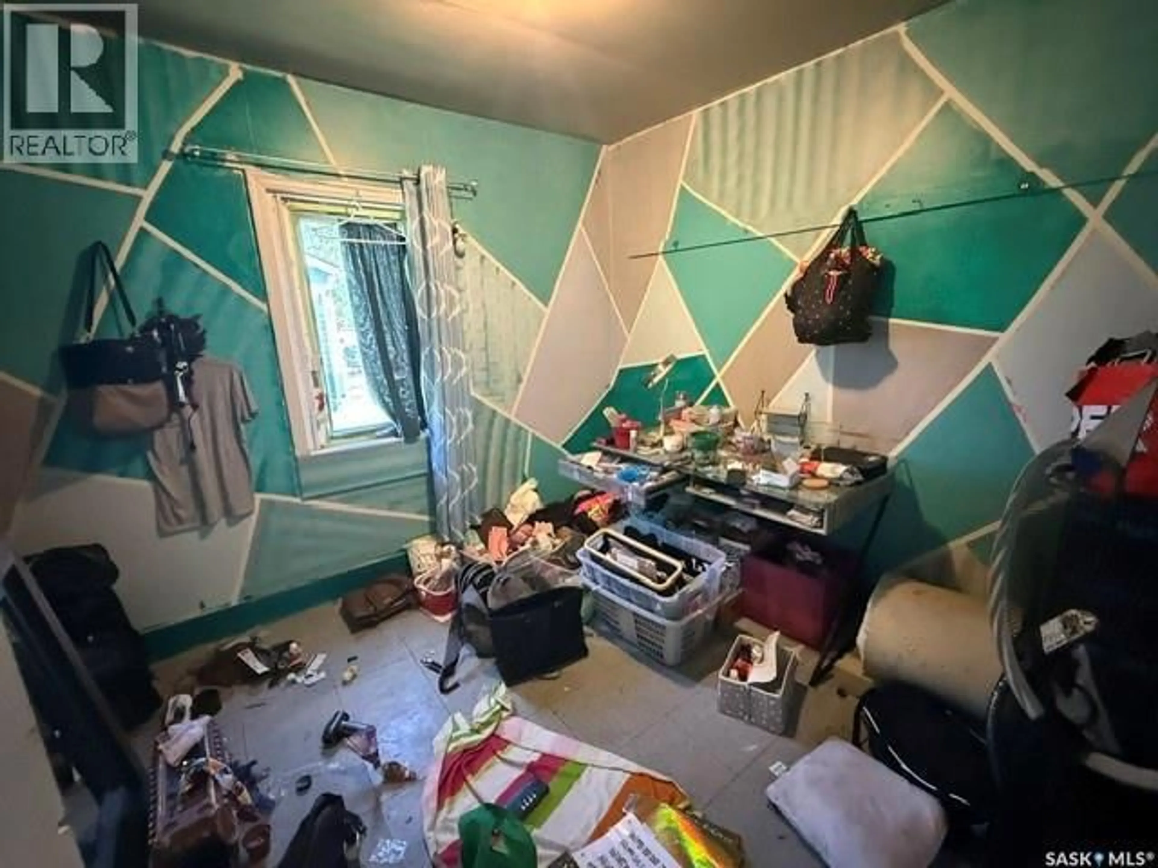 A pic of a room for 1016 17TH STREET, Prince Albert Saskatchewan S6V3Y8