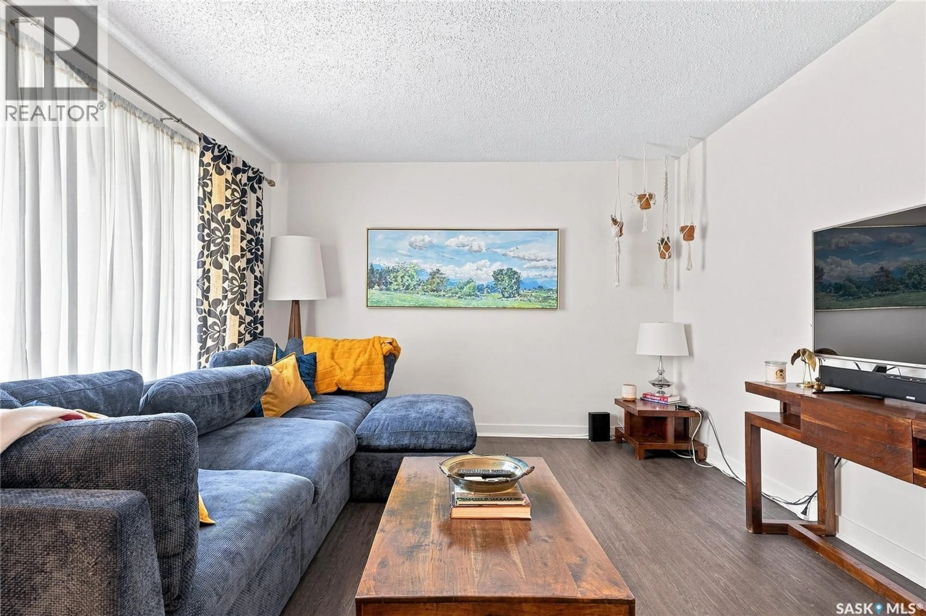 Living room with furniture, unknown for 301 CASCADE STREET, Saskatoon Saskatchewan S7J0M4