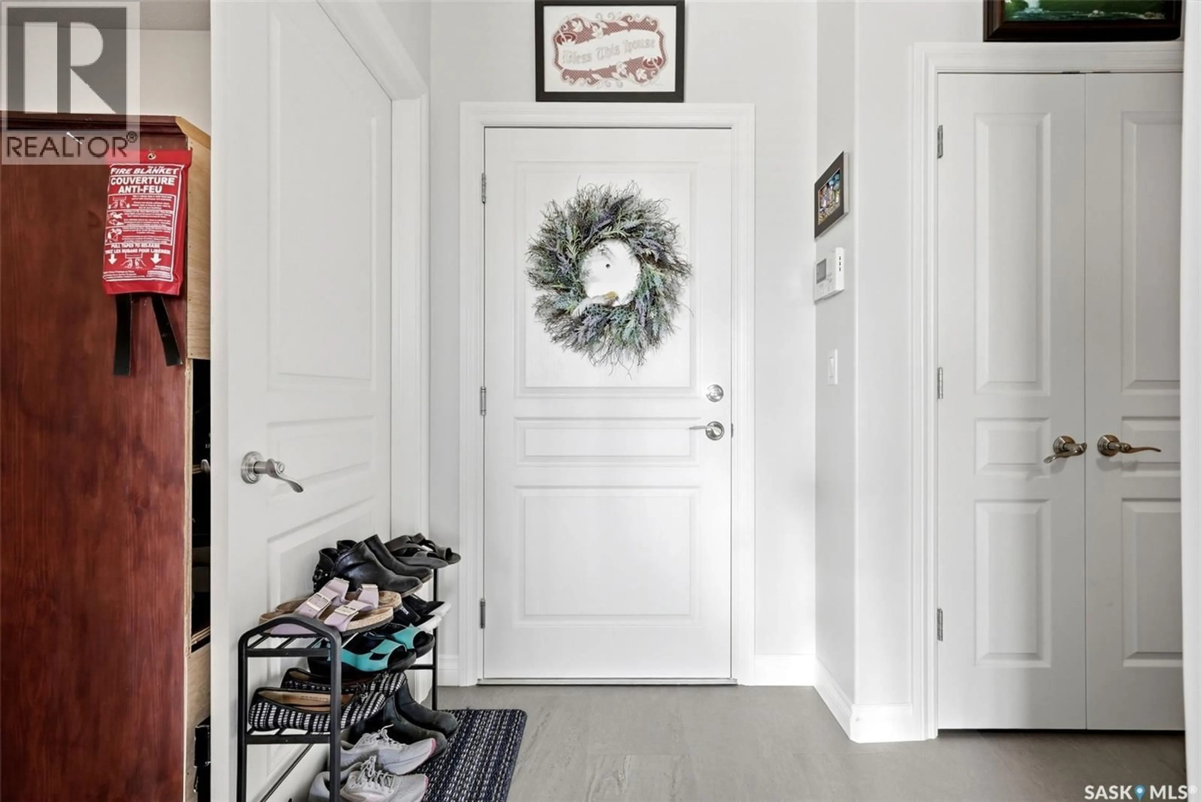 Indoor entryway for 206 - 1715 BADHAM BOULEVARD, Regina Saskatchewan S4P0L9