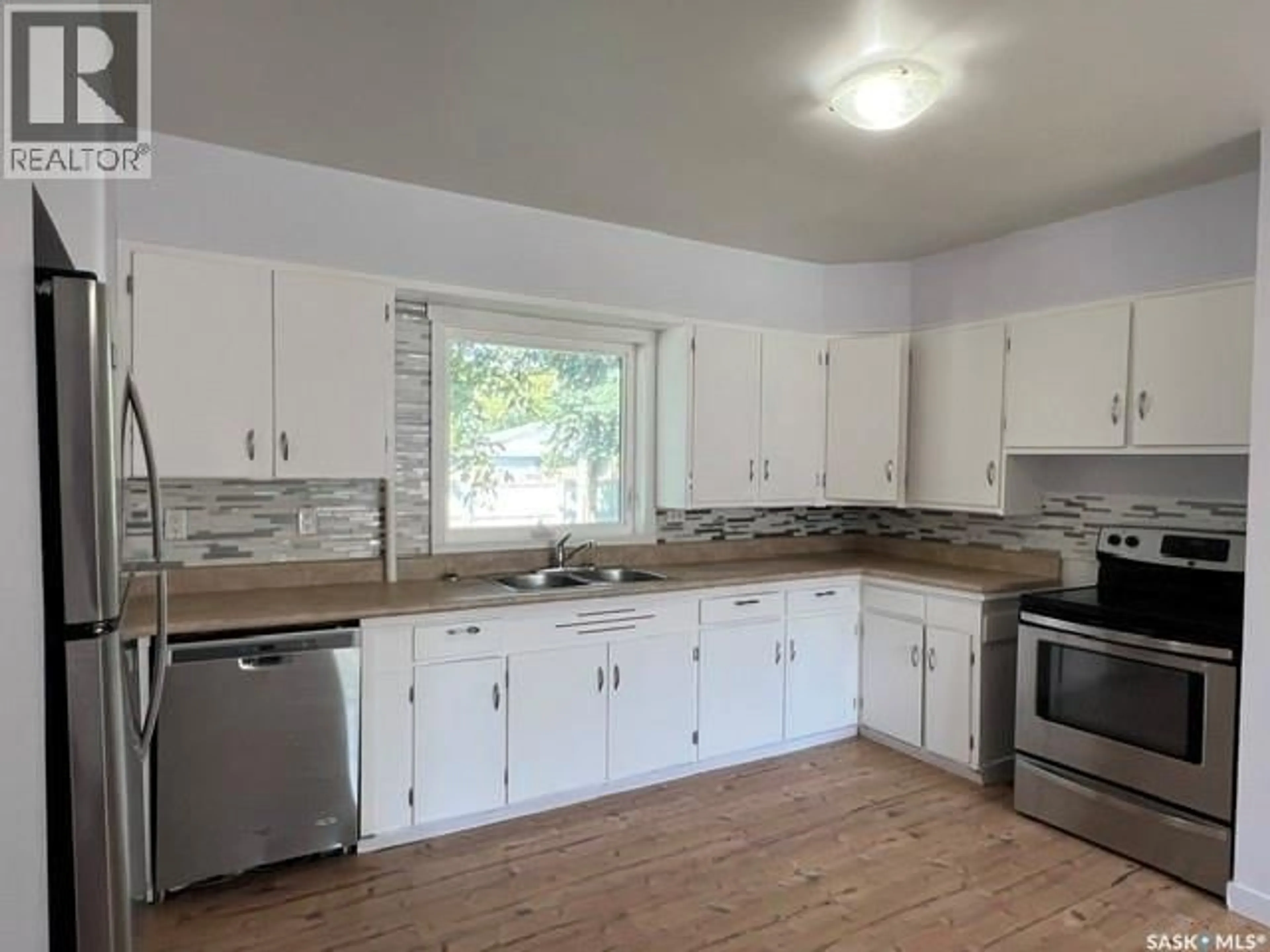 Standard kitchen, unknown for 511 CENTRE STREET, Meadow Lake Saskatchewan S9X1E5