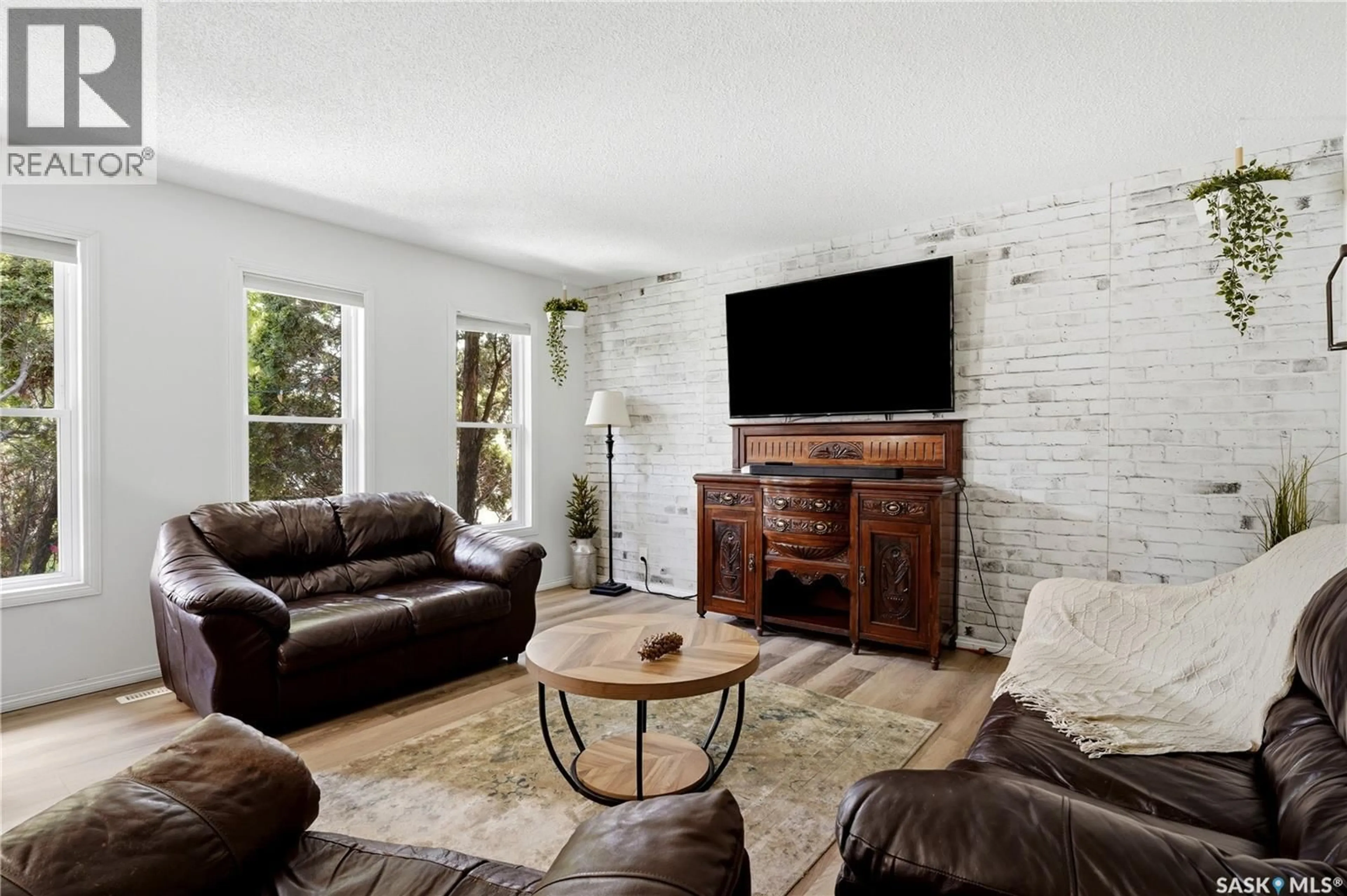Living room with furniture, unknown for 314 HOWE PLACE, Regina Saskatchewan S4R8M5