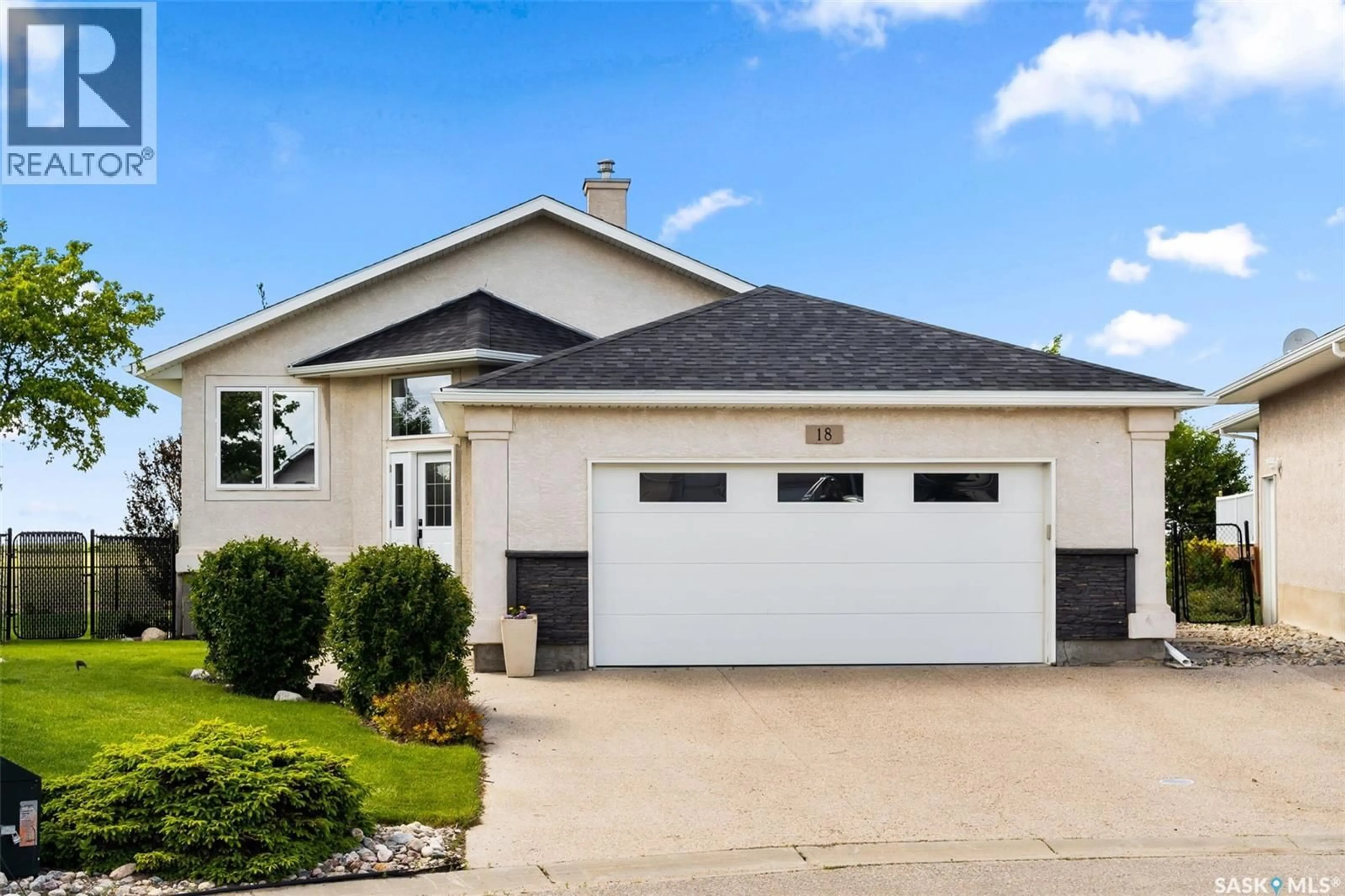 Home with vinyl exterior material, street for 18 MARWOOD BAY, Balgonie Saskatchewan S0G0E0