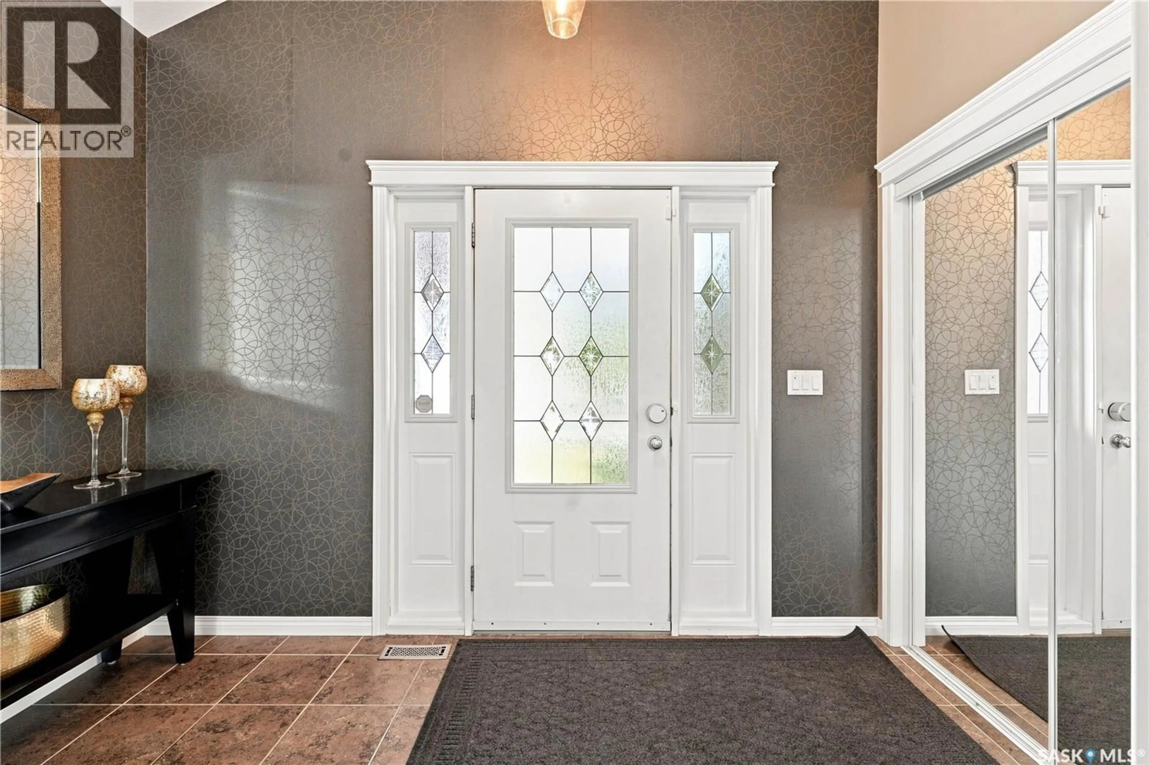 Indoor entryway for 554 LYND PLACE, Saskatoon Saskatchewan S7T0C6