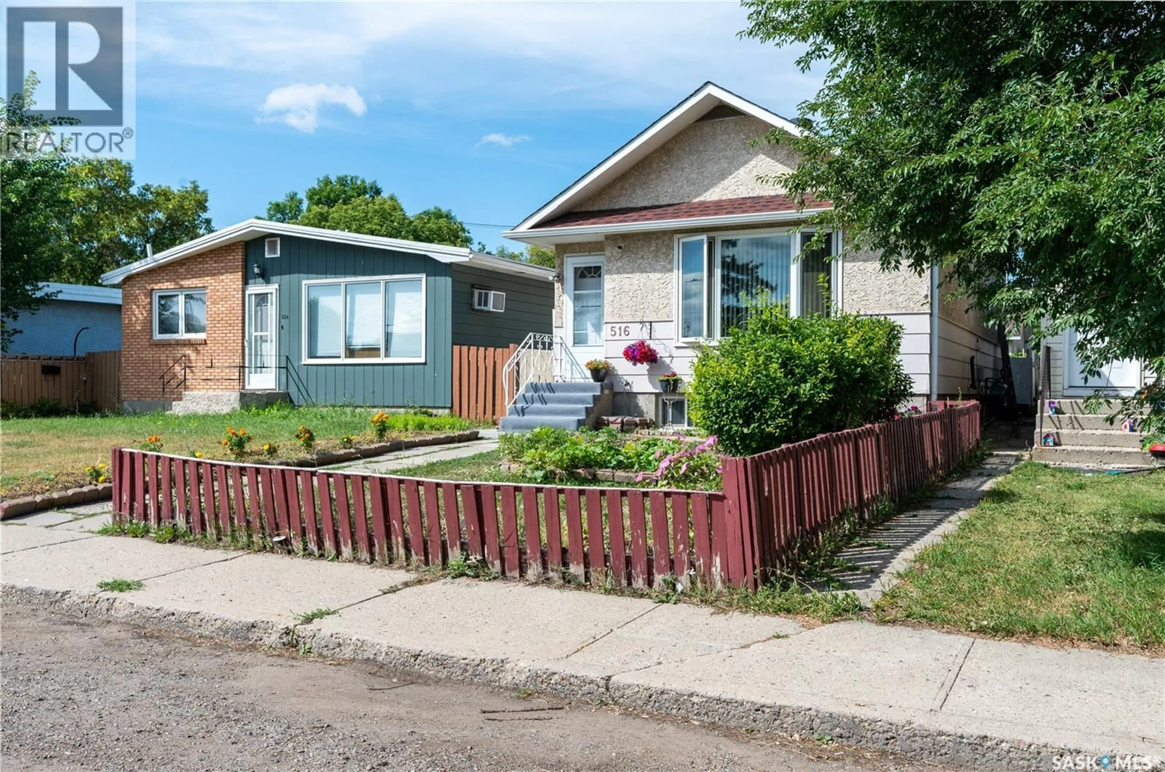Home with vinyl exterior material, street for 516 HAMILTON STREET, Regina Saskatchewan S4R2A9