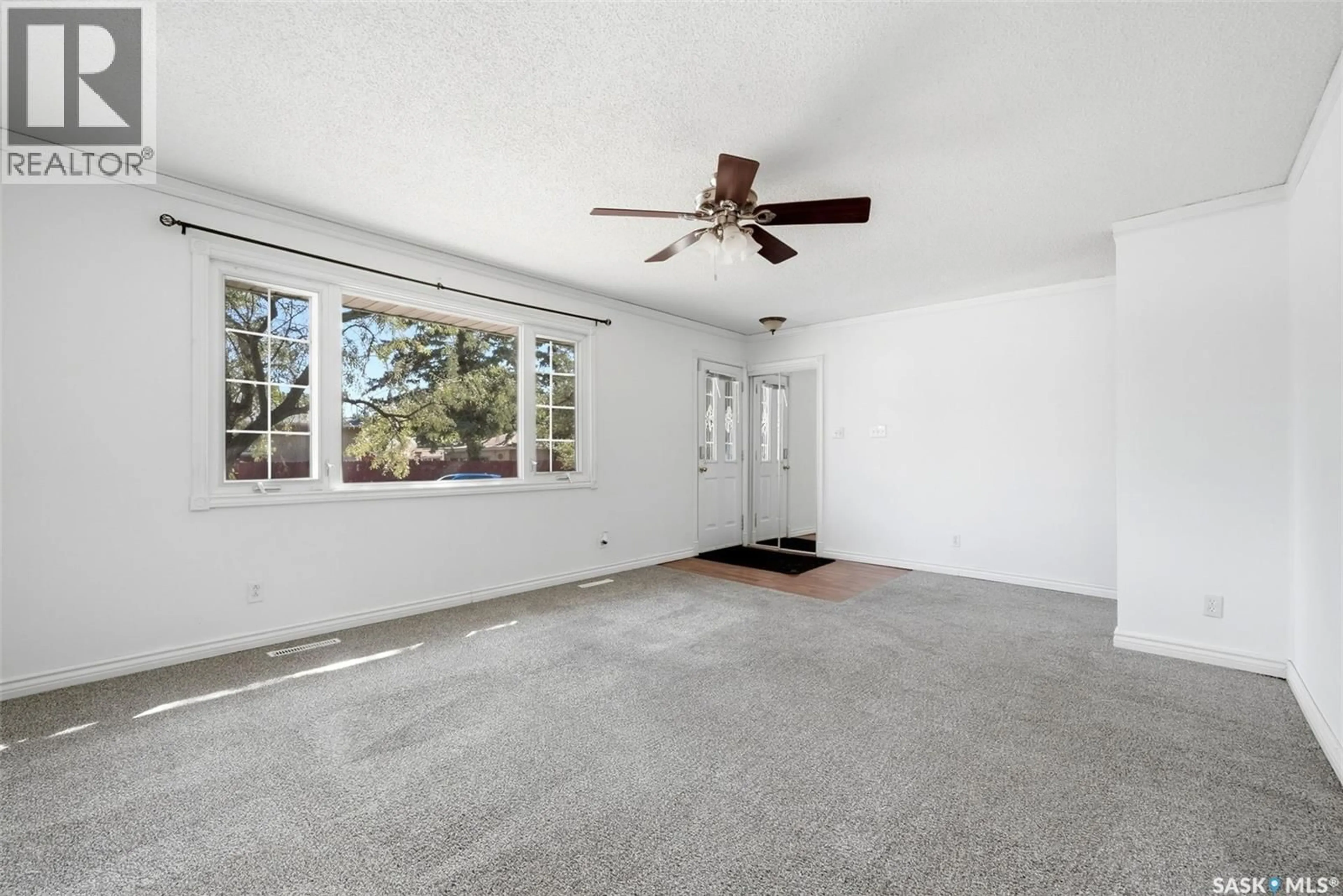 A pic of a room for 1410 4TH AVENUE, Regina Saskatchewan S4R0T1
