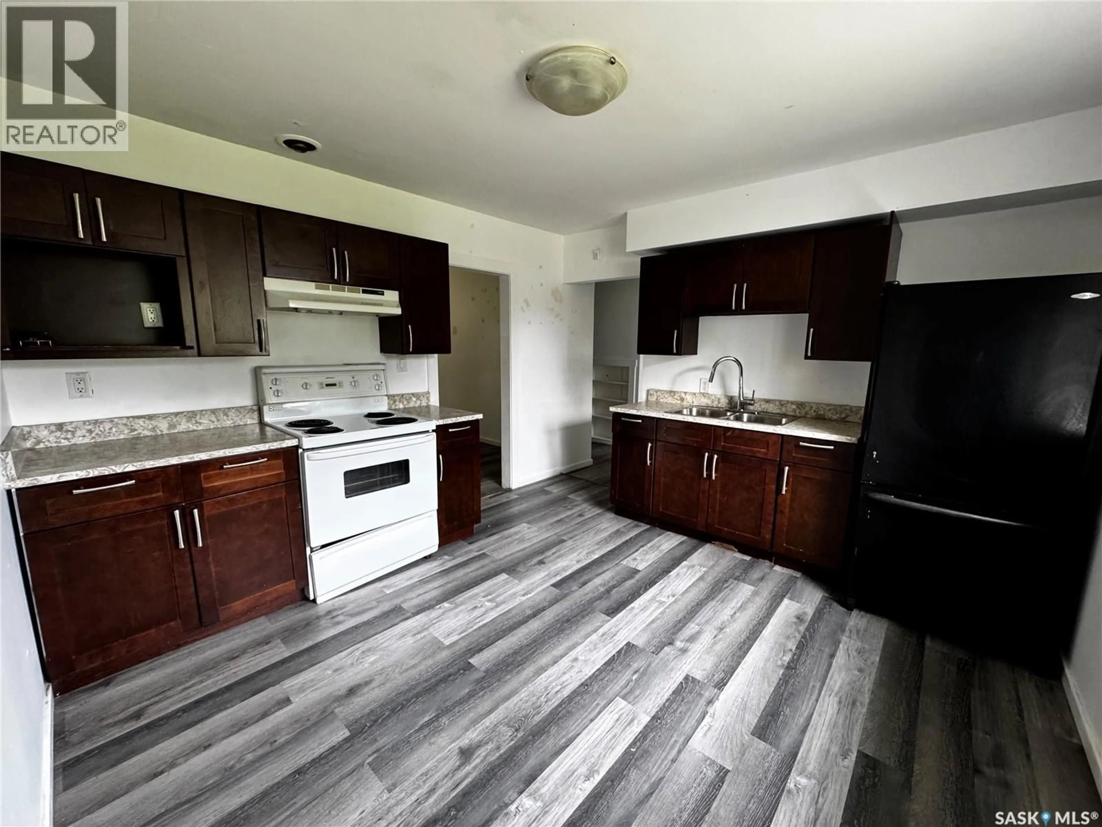 Unknown for 212 T AVENUE, Saskatoon Saskatchewan S7L3B2