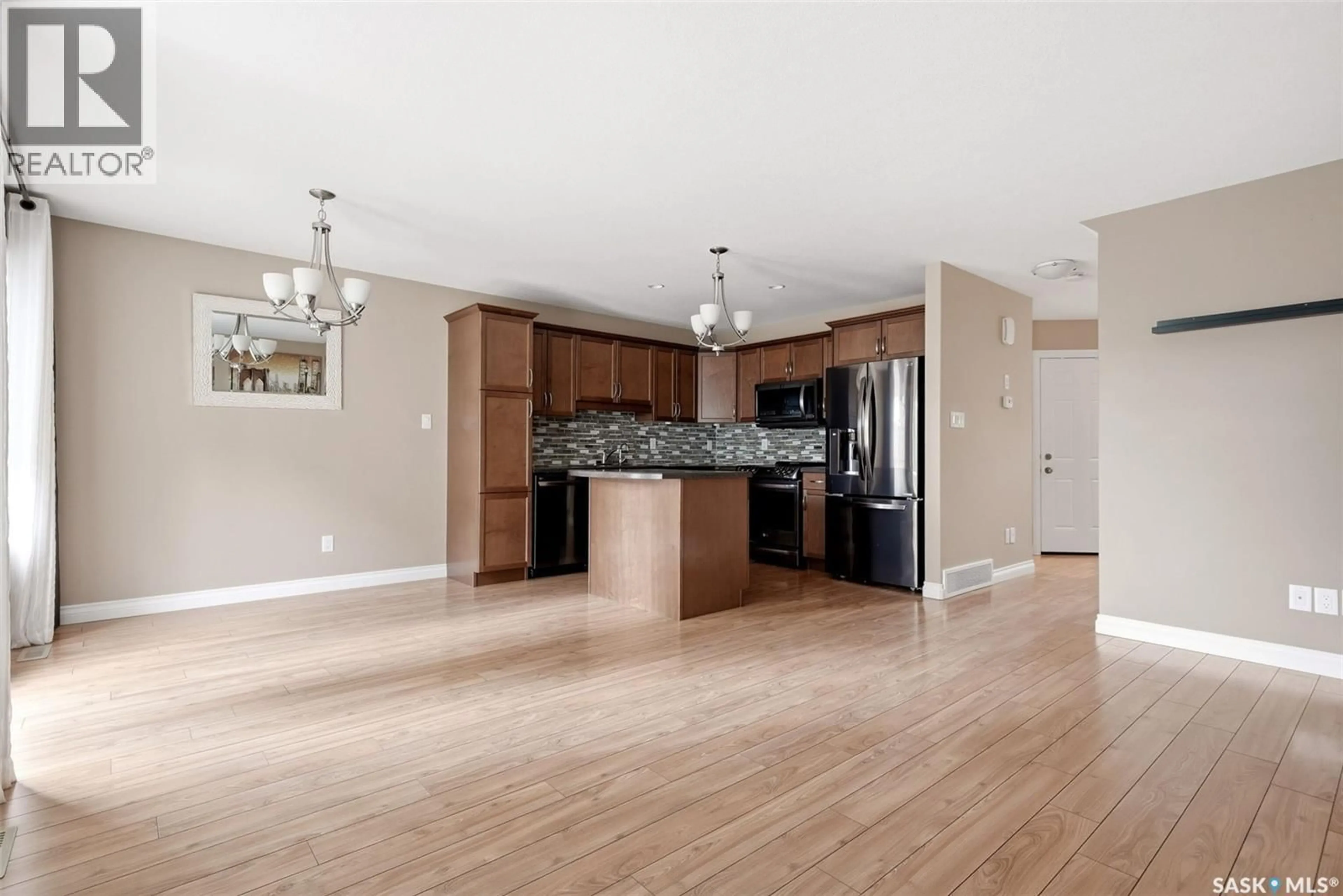 Open concept kitchen, unknown for 837 CONNAUGHT STREET, Regina Saskatchewan S4T6S3