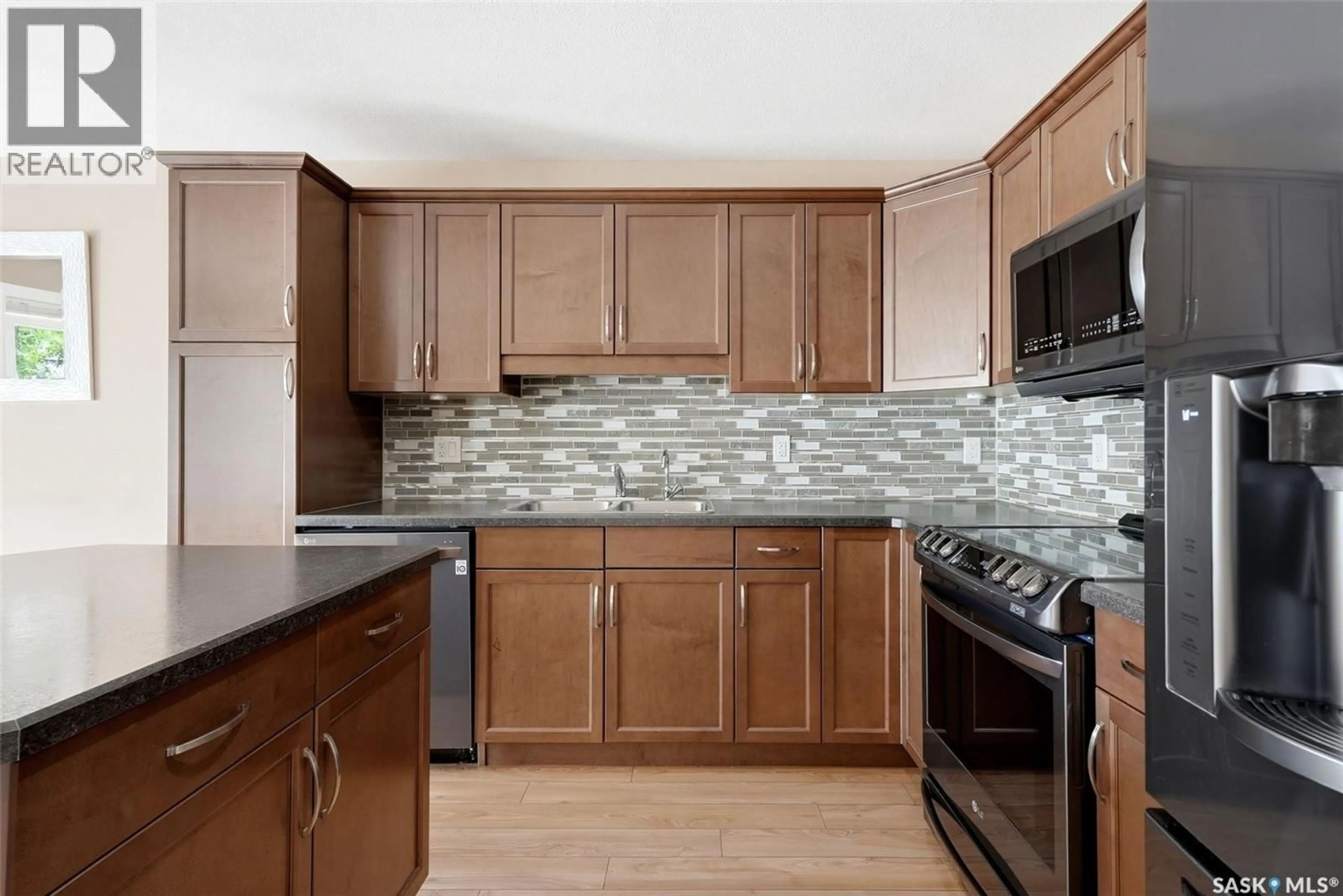 Standard kitchen, unknown for 837 CONNAUGHT STREET, Regina Saskatchewan S4T6S3