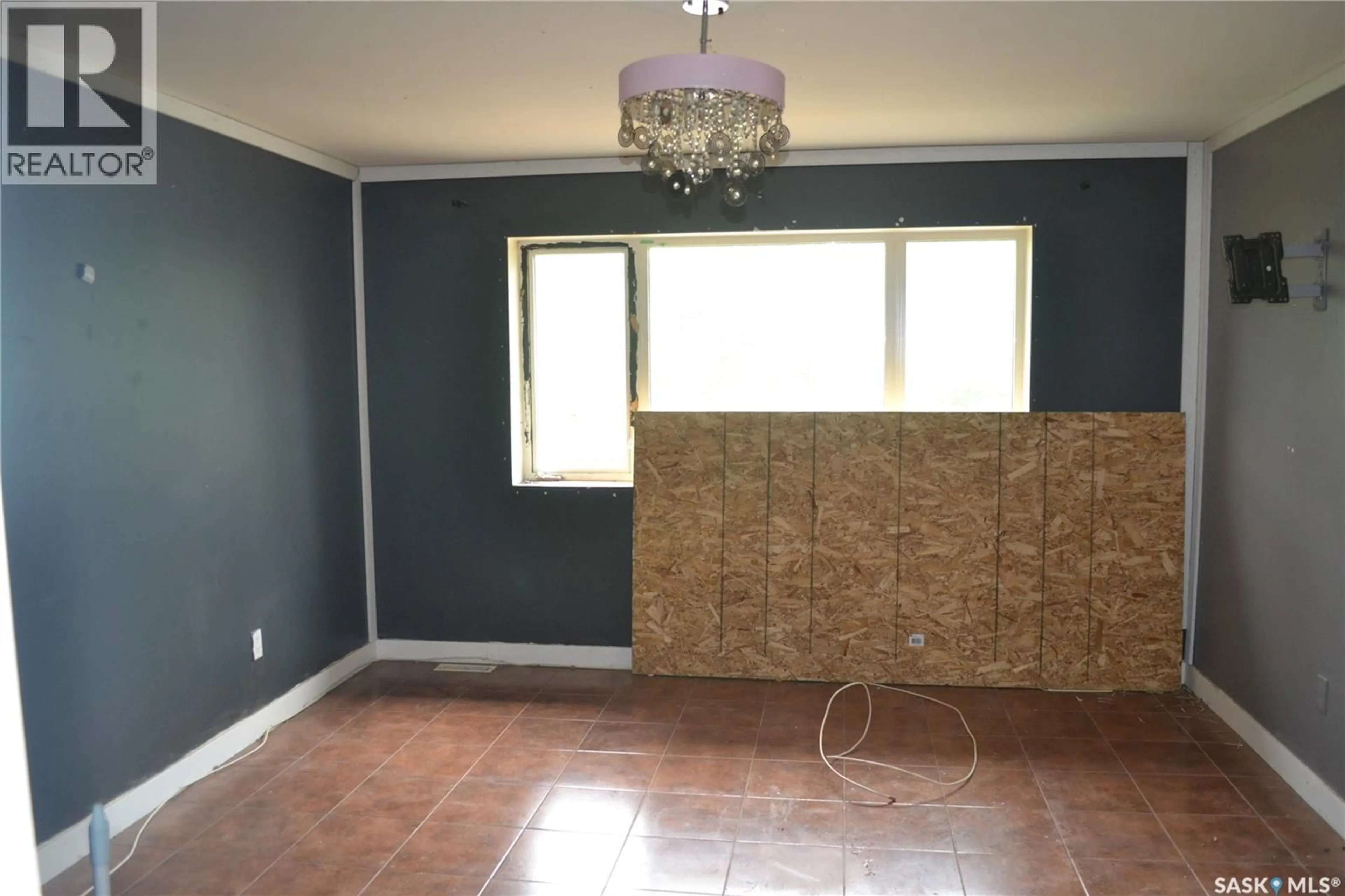 A pic of a room for 417 S AVENUE S, Saskatoon Saskatchewan S7M3A3