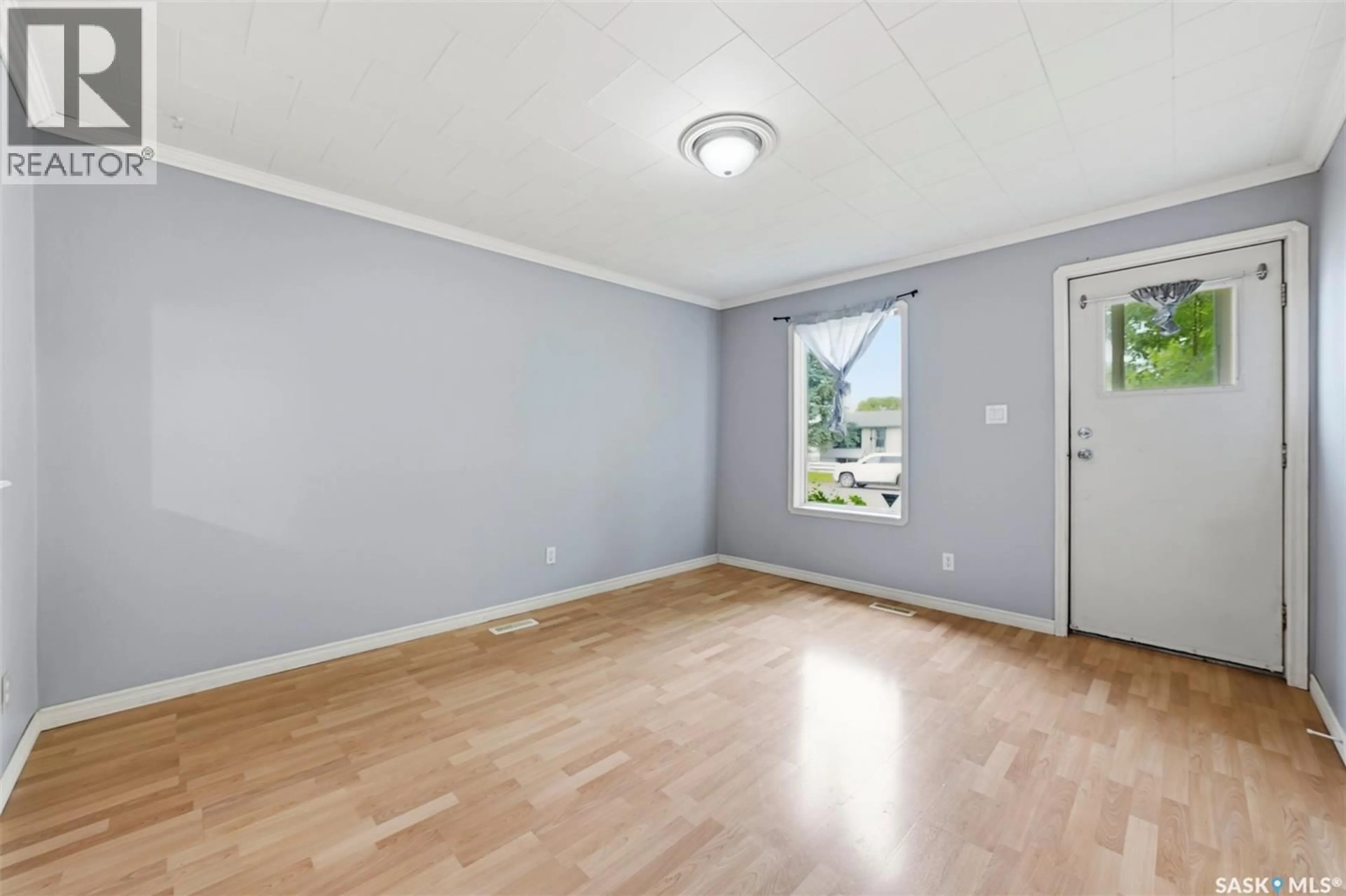 A pic of a room for 712 5TH STREET, Prince Albert Saskatchewan S6V0M4
