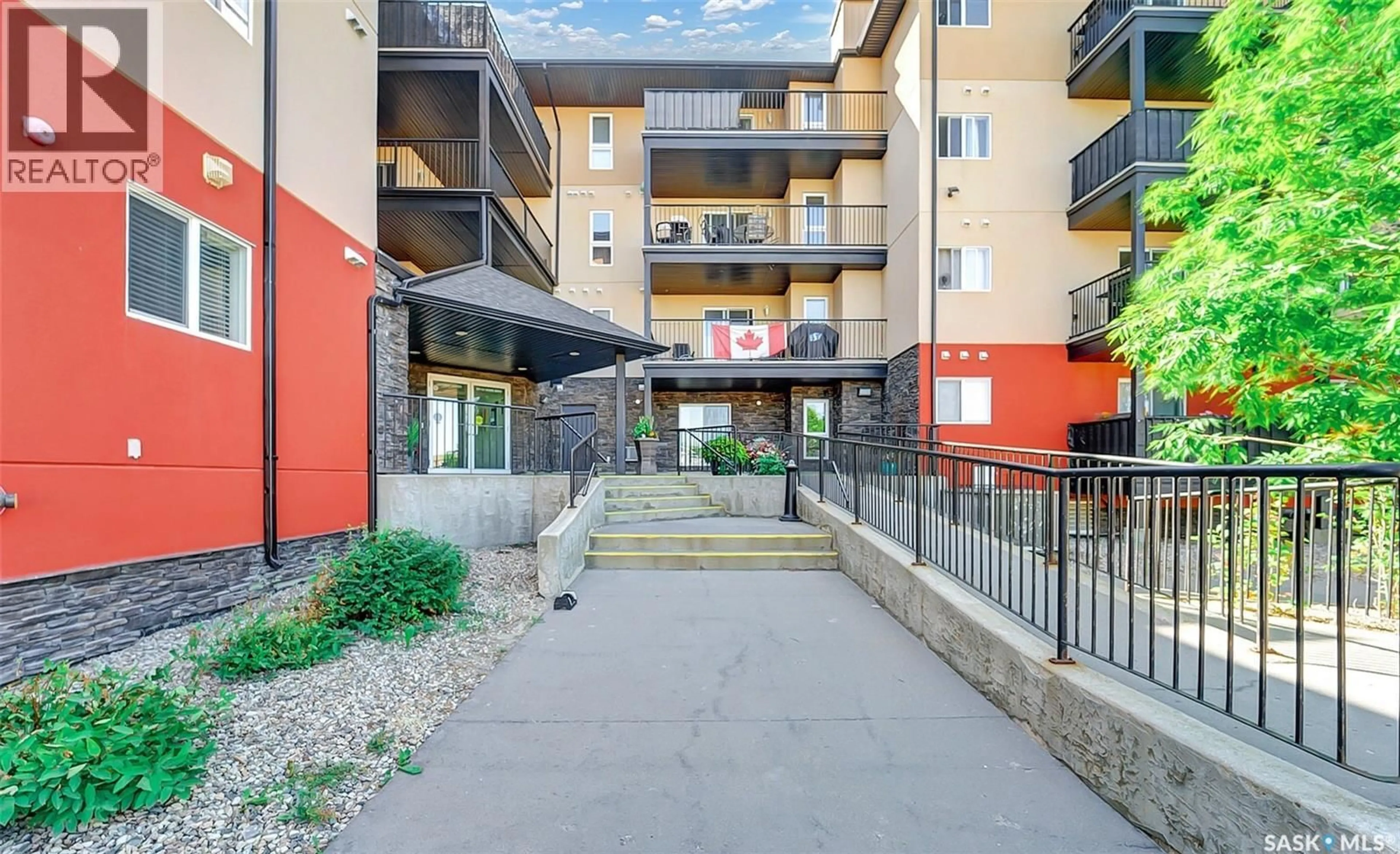 Patio, street for N - 409 100 1ST AVENUE, Warman Saskatchewan S0K4S1