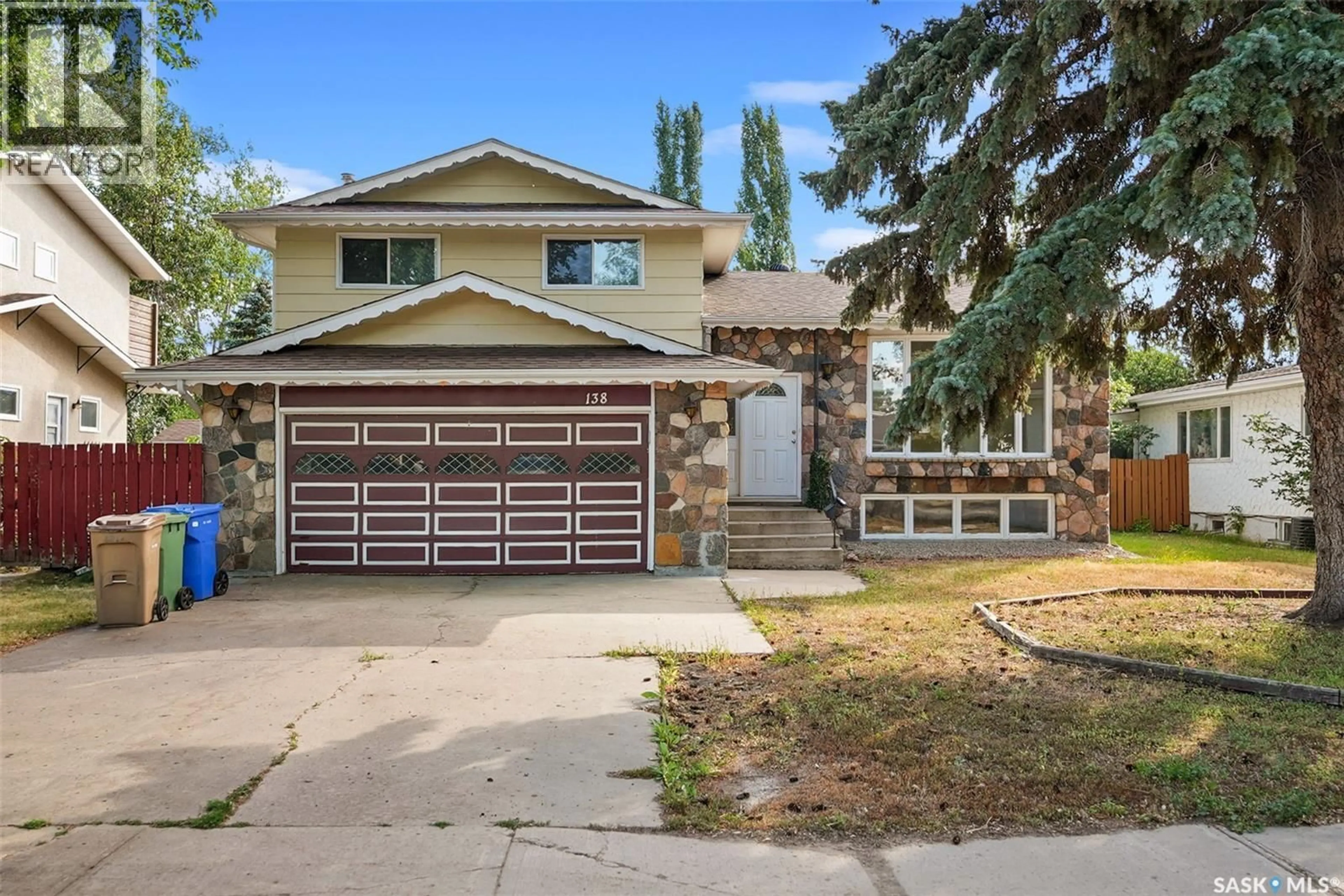 Home with vinyl exterior material, street for 138 MAYFIELD ROAD, Regina Saskatchewan S4V0B6