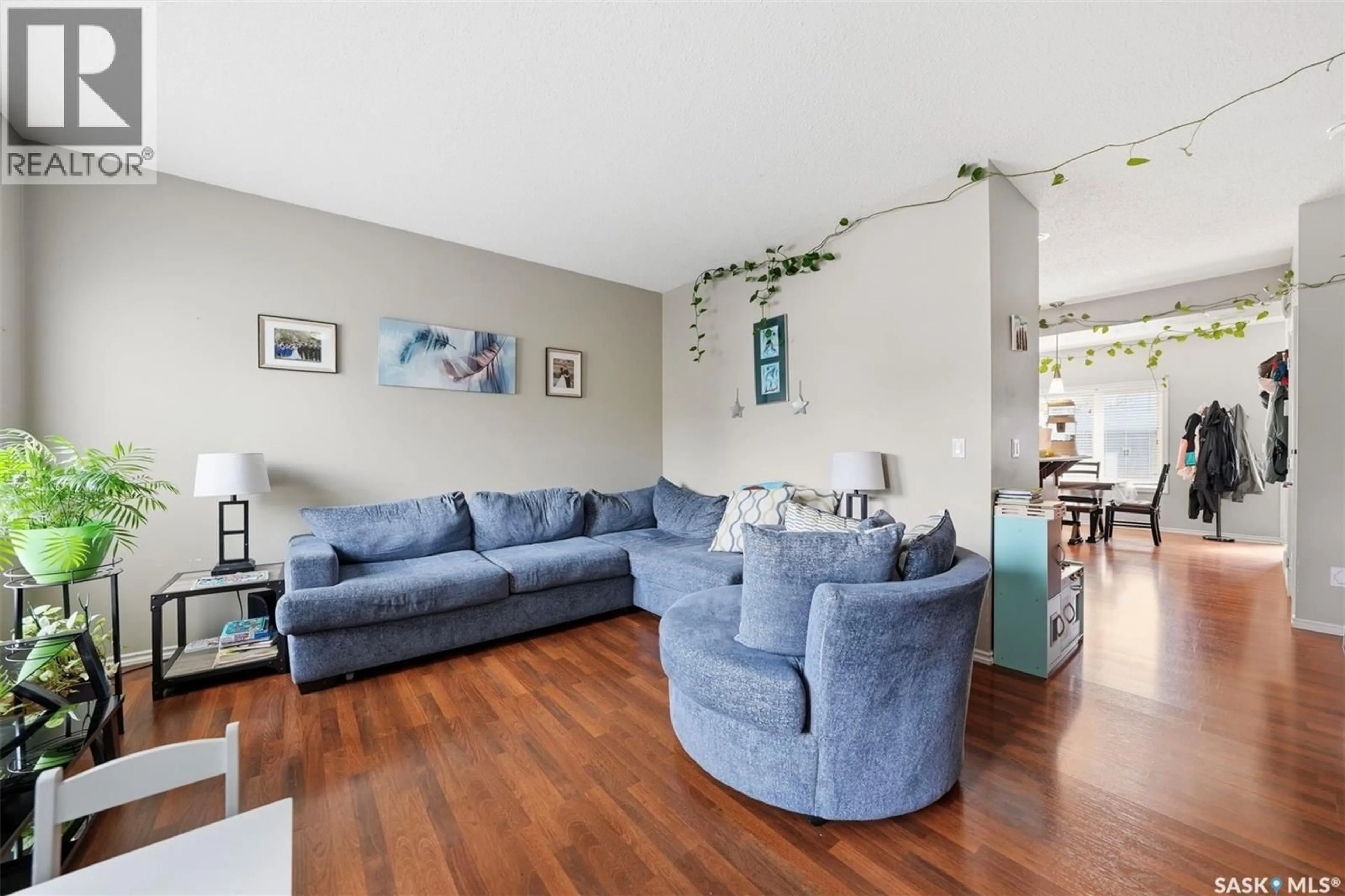 Living room with furniture, unknown for 150 LYND CRESCENT, Saskatoon Saskatchewan S7T0G9