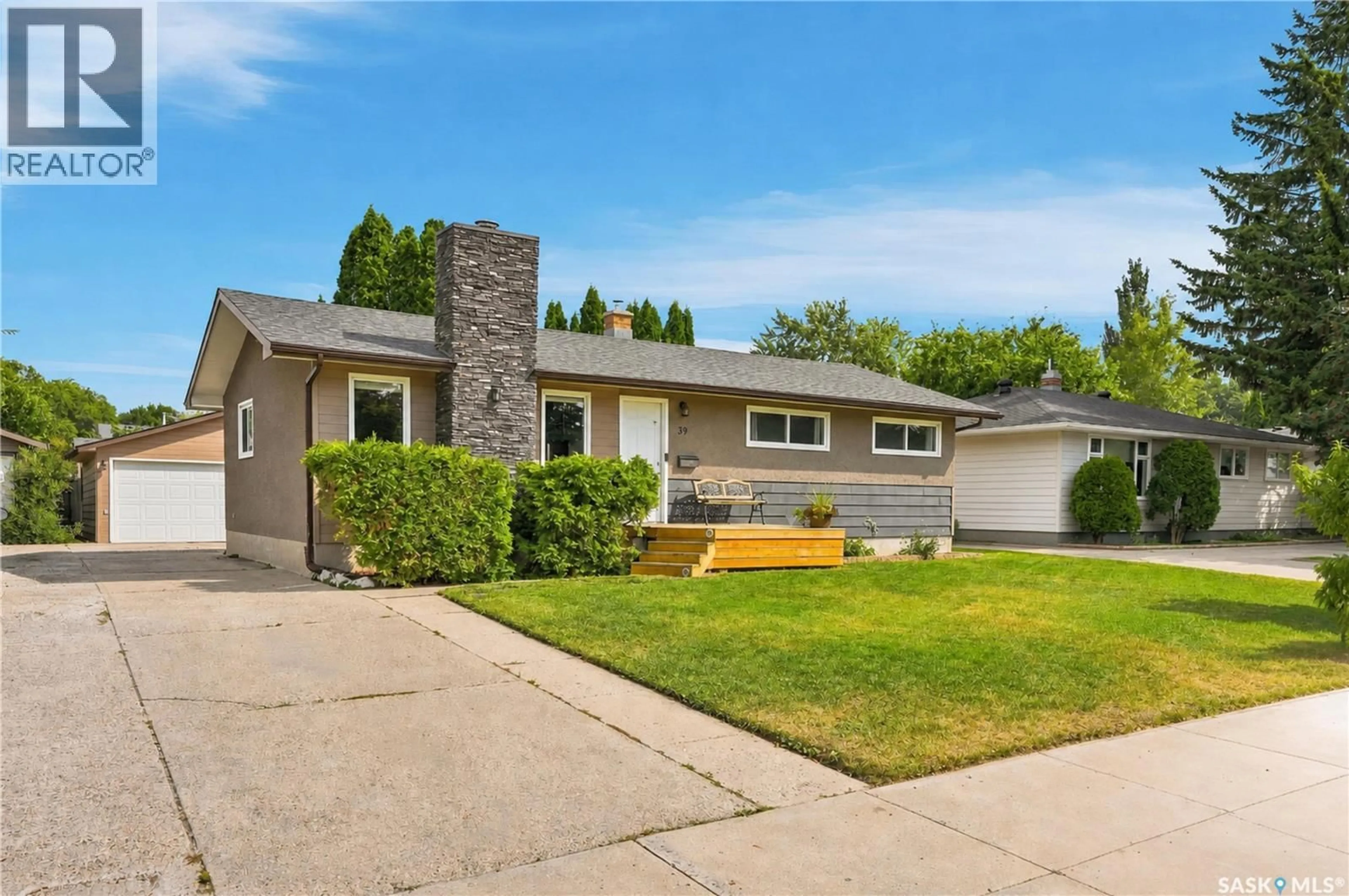 Home with vinyl exterior material, street for 39 BROWN CRESCENT, Saskatoon Saskatchewan S7J2R9