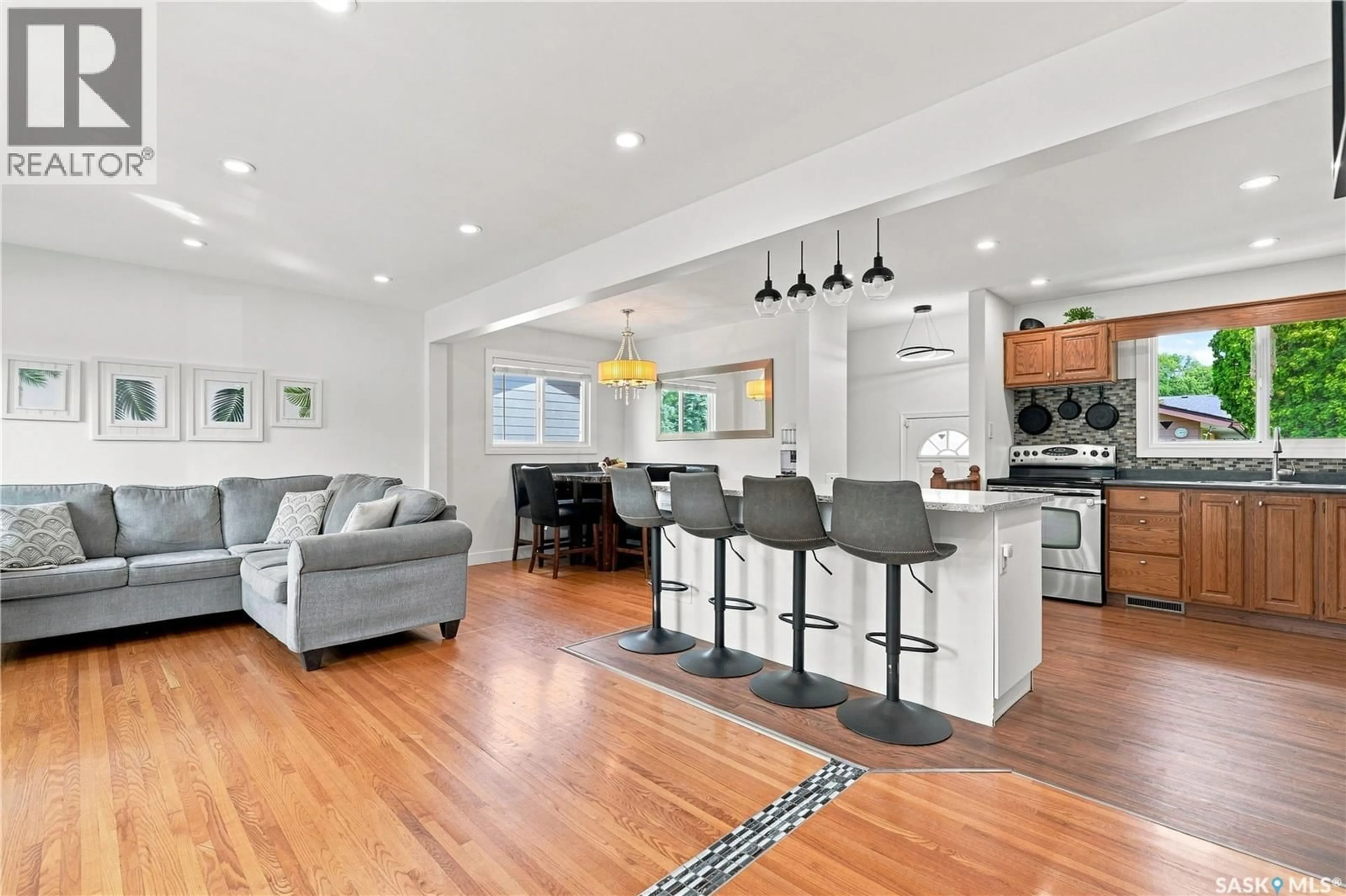Open concept kitchen, unknown for 39 BROWN CRESCENT, Saskatoon Saskatchewan S7J2R9