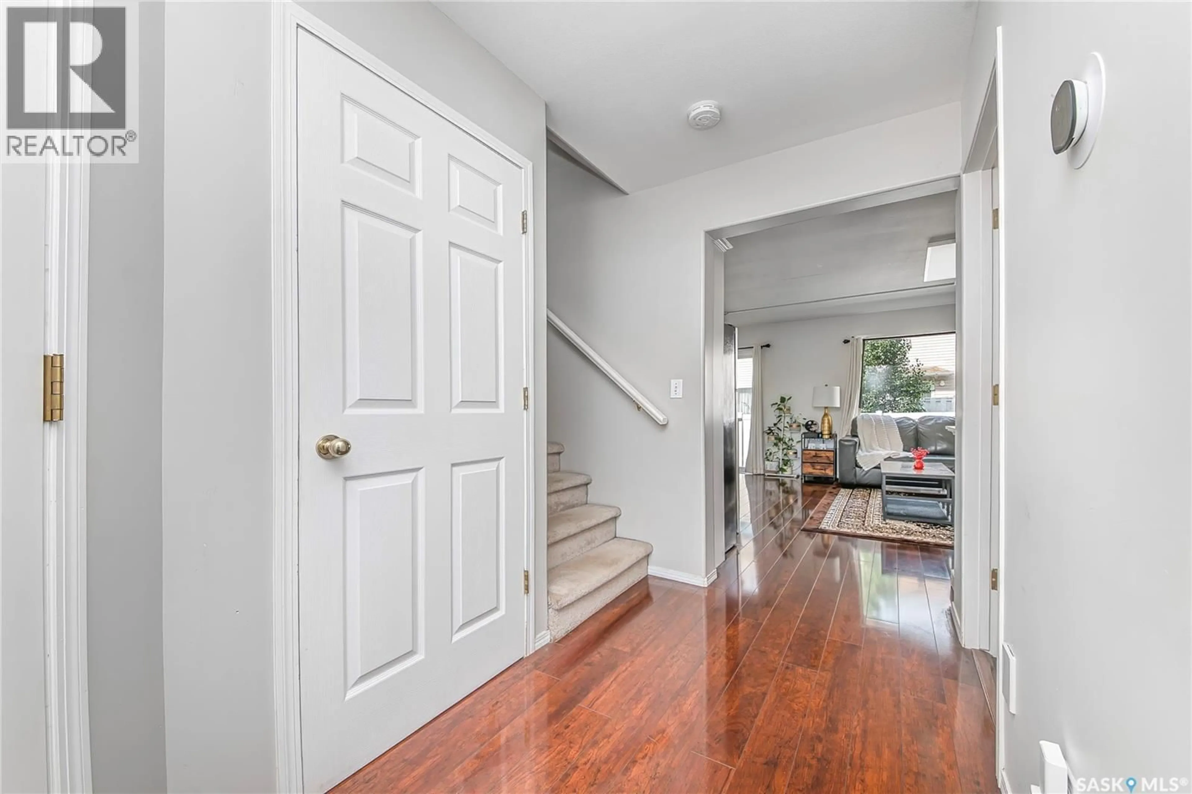 Indoor entryway for 212 - 114 LA RONGE ROAD, Saskatoon Saskatchewan S7K8E5