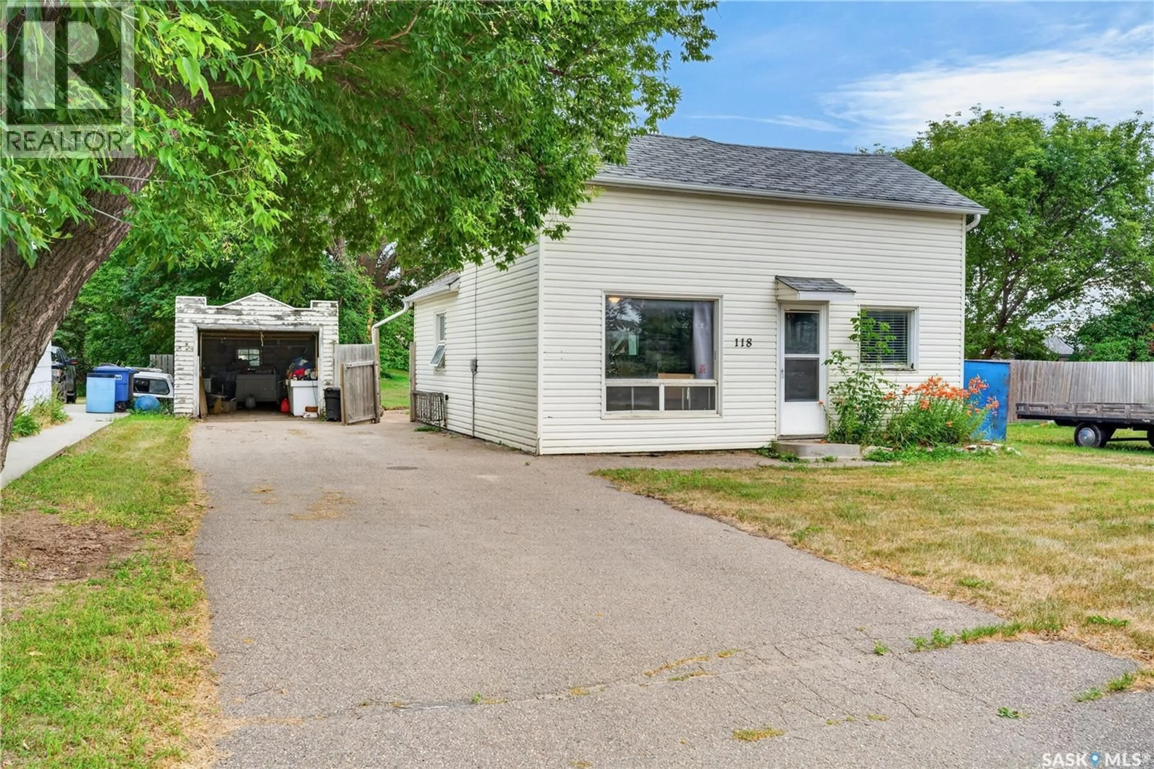 A pic from outside/outdoor area/front of a property/back of a property/a pic from drone, street for 118 9TH STREET, Humboldt Saskatchewan S0K2A0