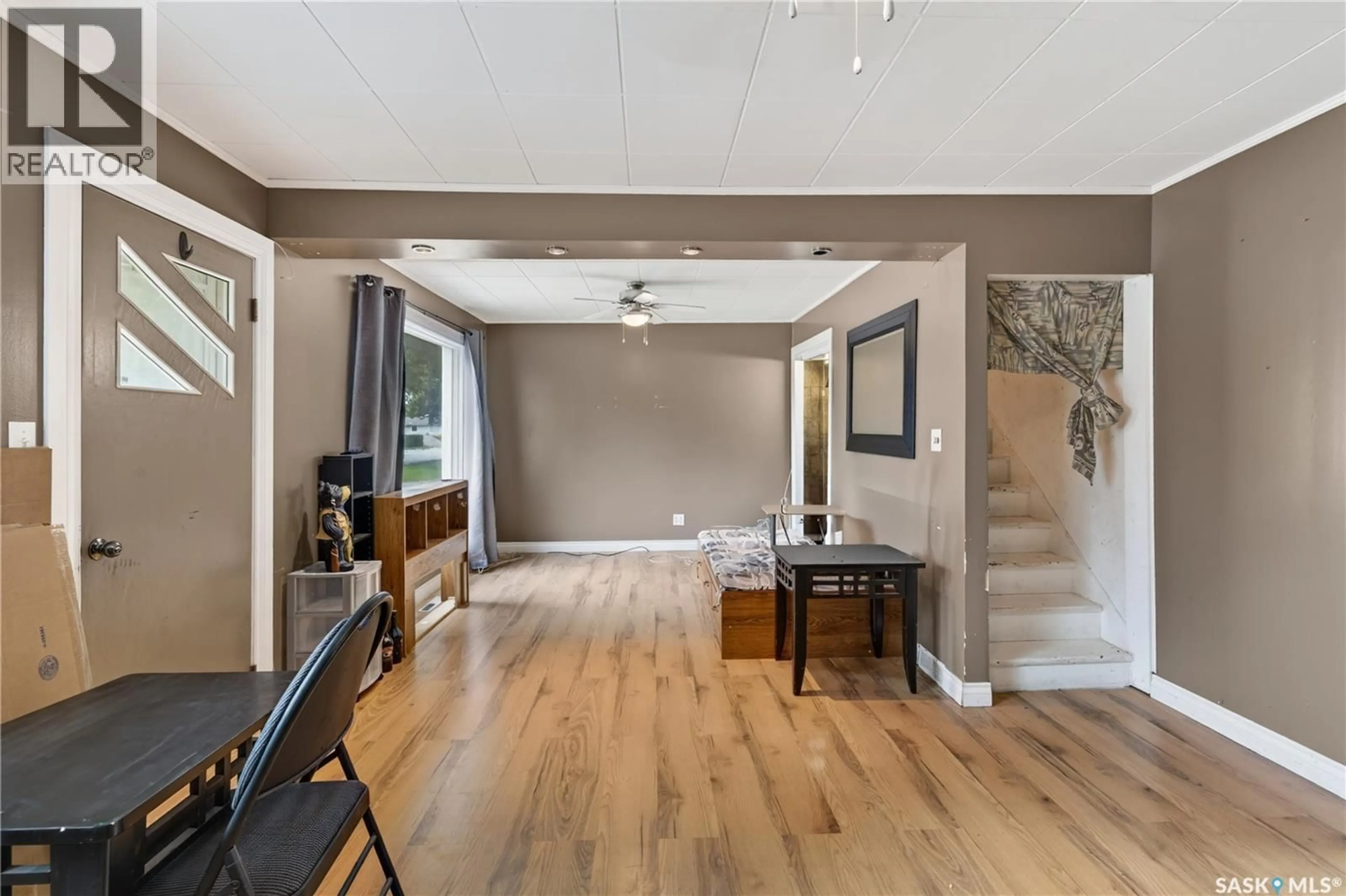 Indoor foyer for 118 9TH STREET, Humboldt Saskatchewan S0K2A0