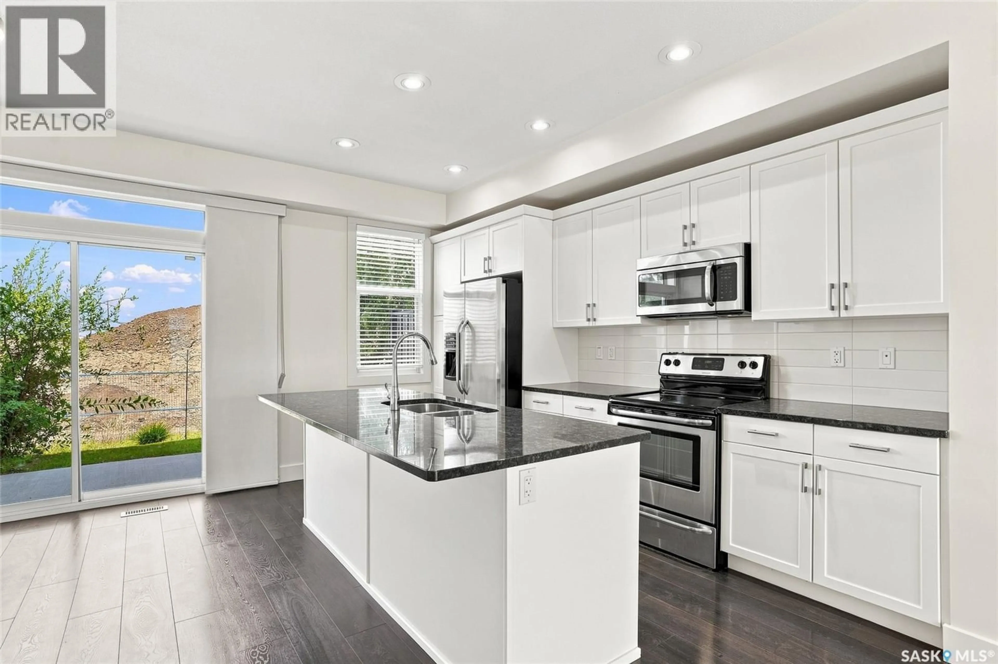 Open concept kitchen, unknown for 724 701 MEADOWS BOULEVARD, Saskatoon Saskatchewan S7V0L3