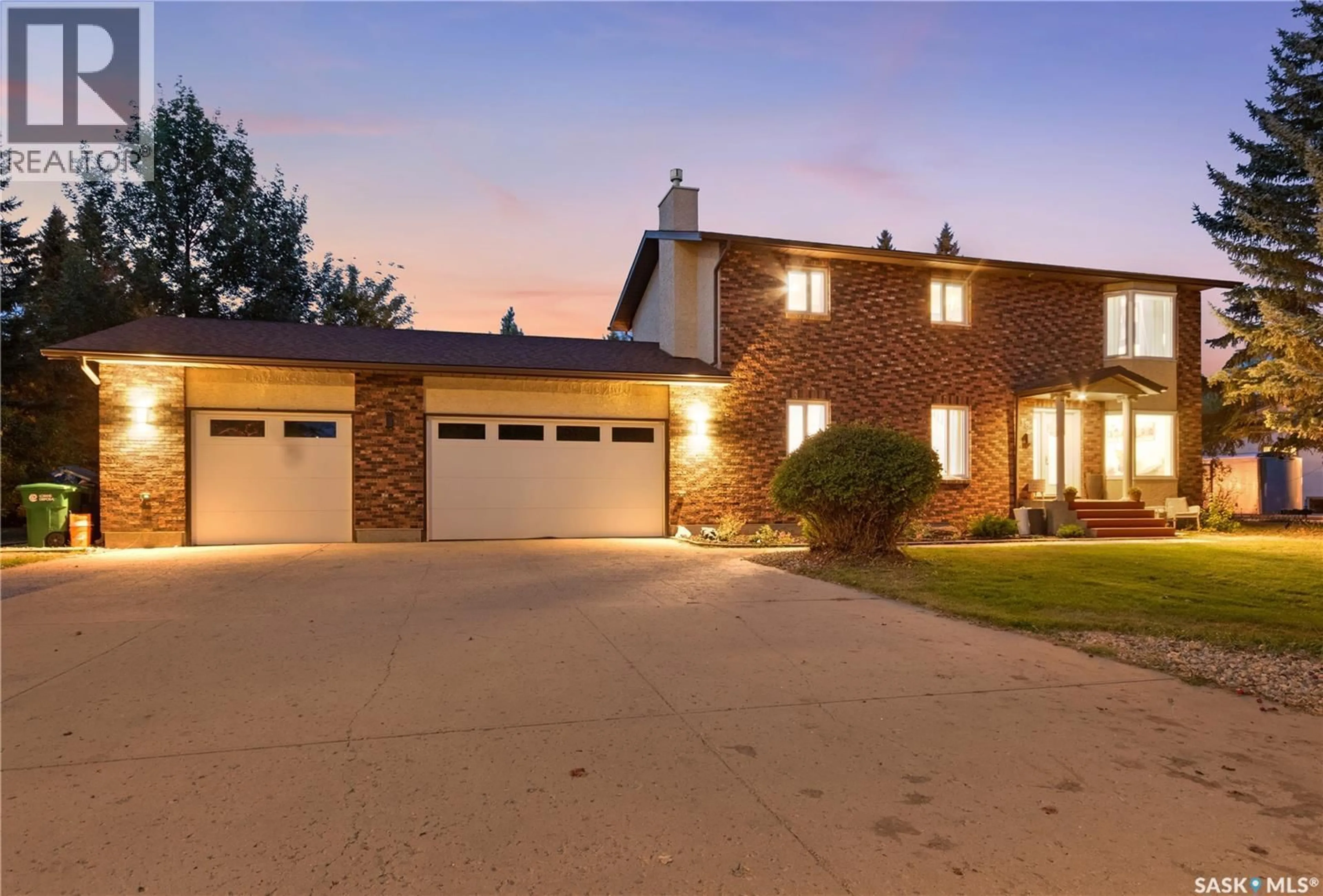 Home with brick exterior material, street for 18 PEARL CRESCENT, Edenwold Rm No.158 Saskatchewan S4L1A5