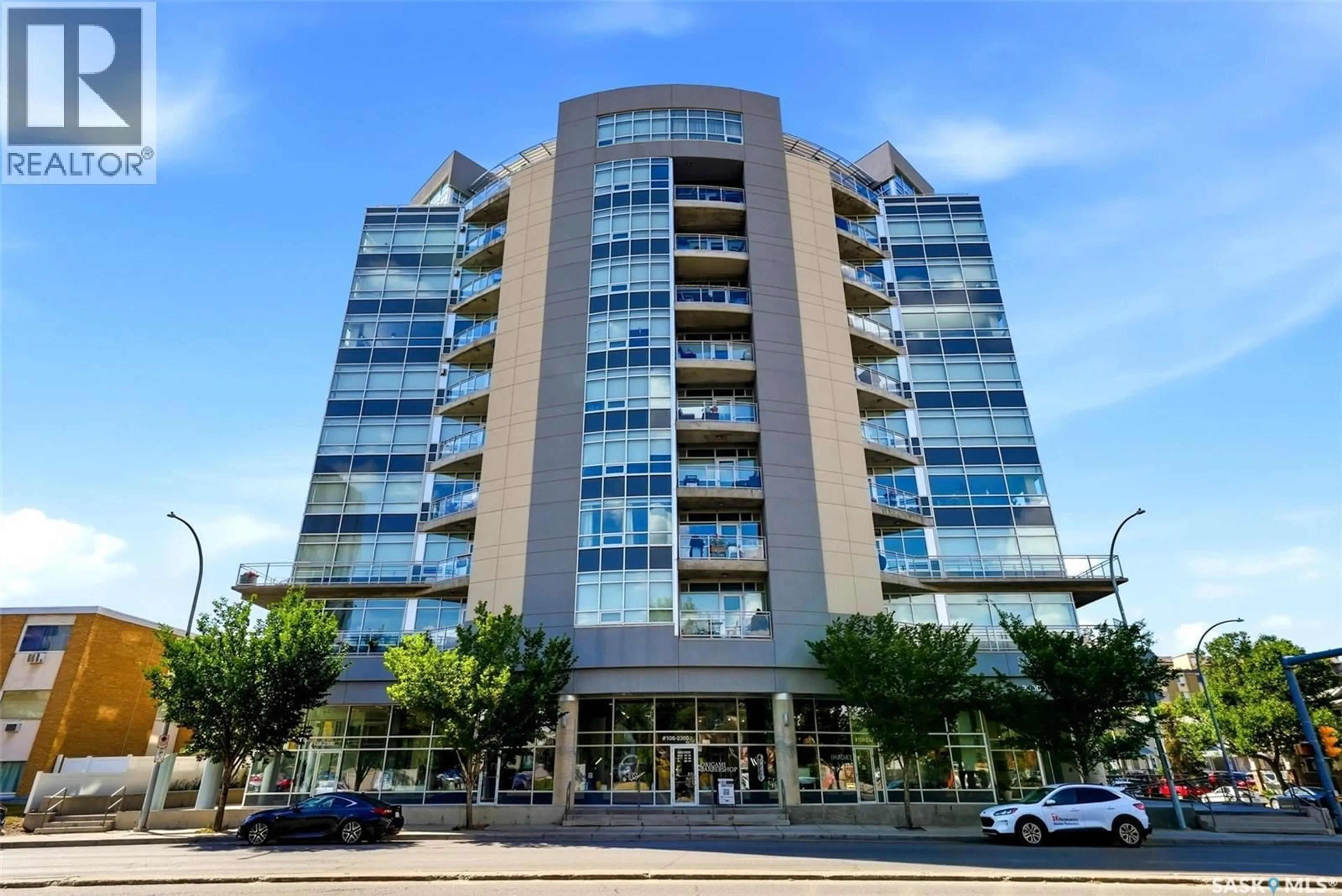 Indoor foyer for 405 - 2300 BROAD STREET, Regina Saskatchewan S4P1Y8