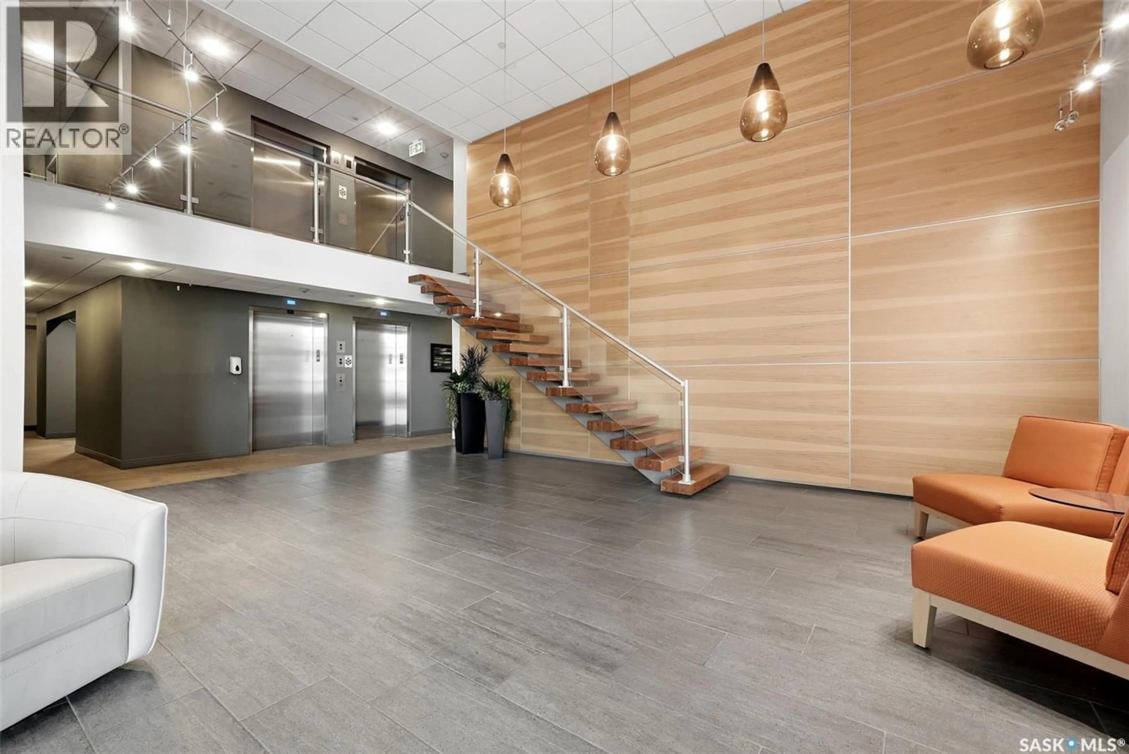 Indoor foyer for 405 - 2300 BROAD STREET, Regina Saskatchewan S4P1Y8