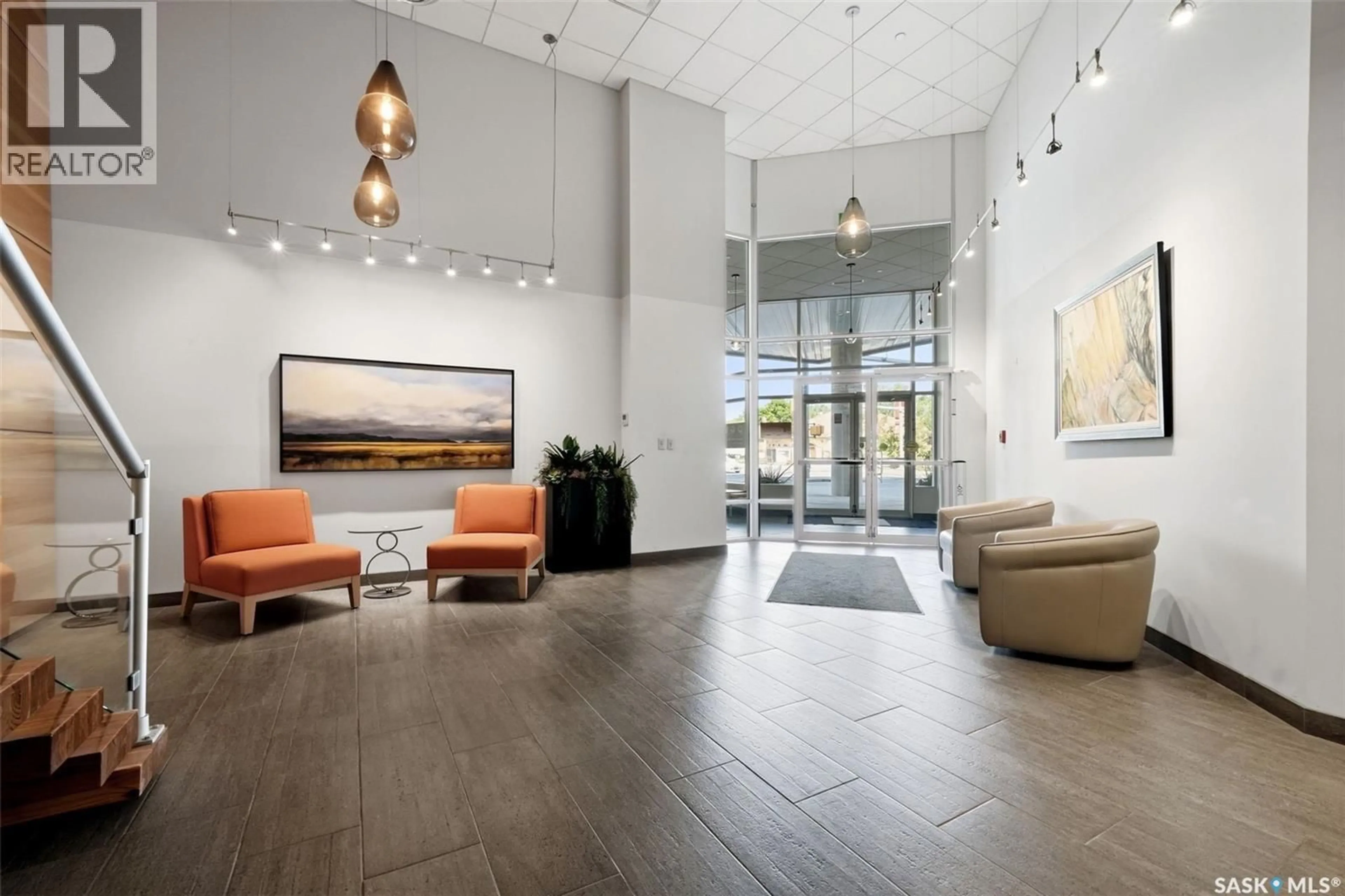 Lobby for 405 - 2300 BROAD STREET, Regina Saskatchewan S4P1Y8
