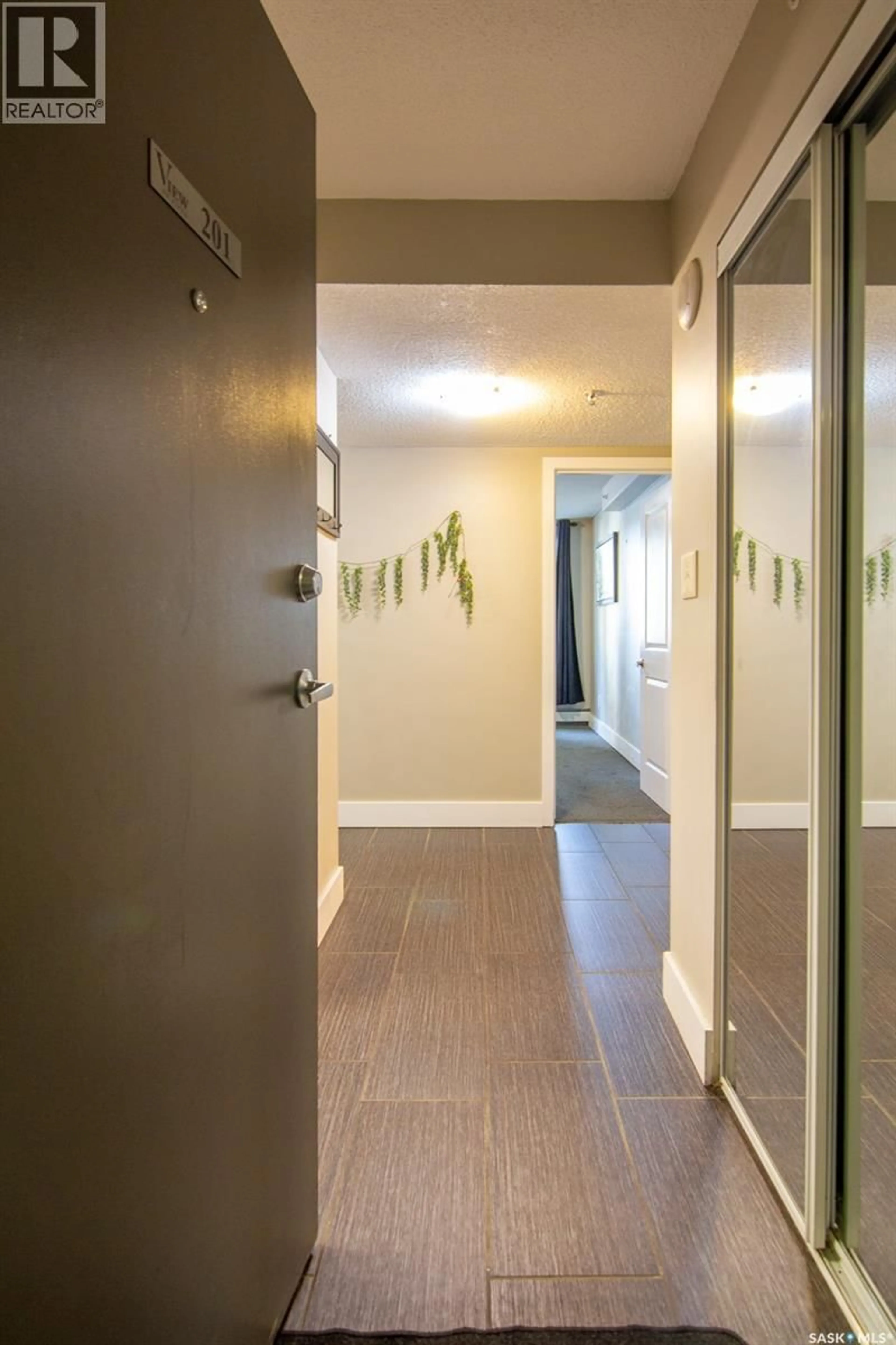 Indoor entryway for N - 201 320 5TH AVENUE, Saskatoon Saskatchewan S7K2D5