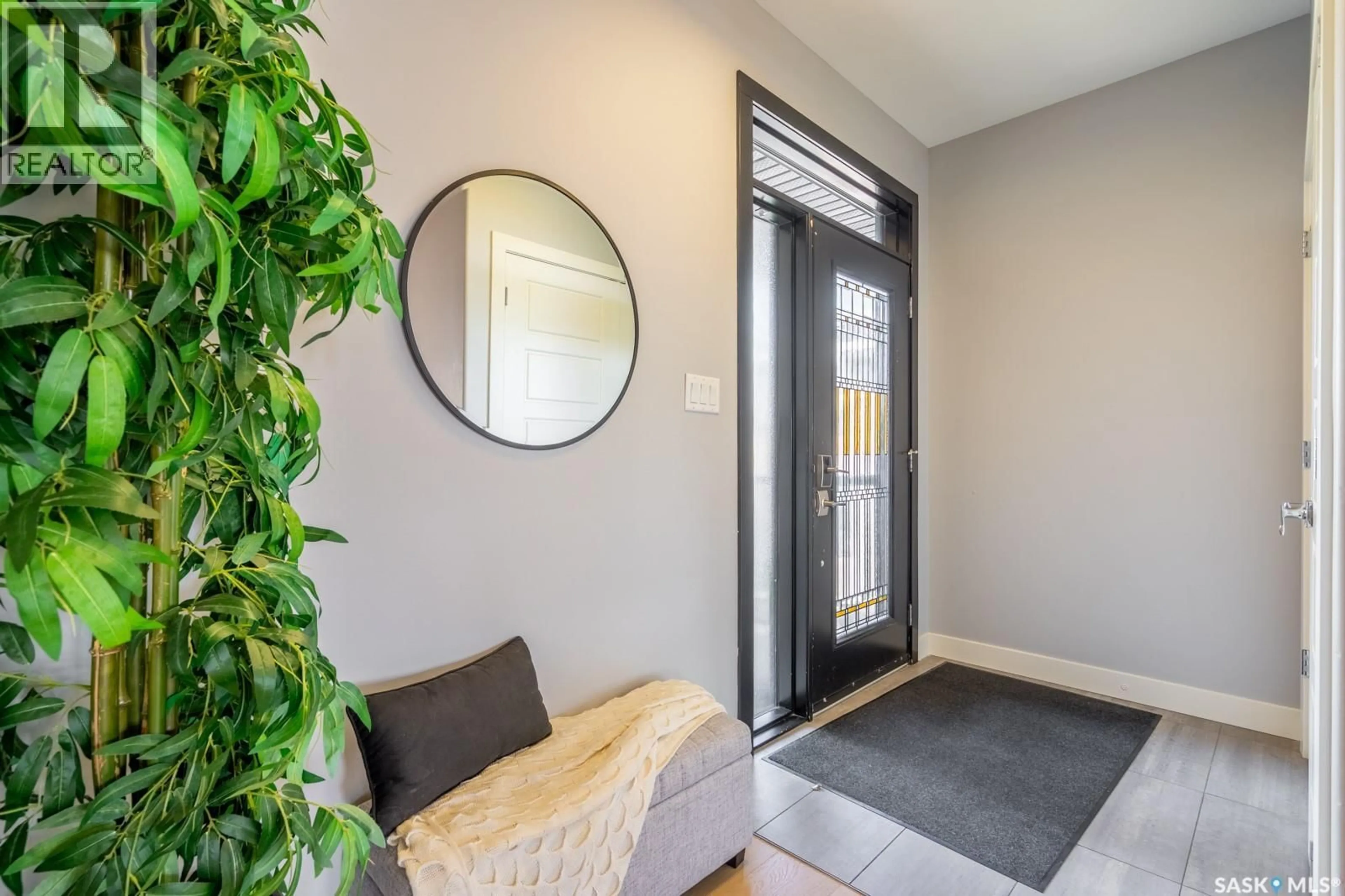 Indoor entryway for 4311 SANDPIPER CRESCENT, Regina Saskatchewan S4V1N3