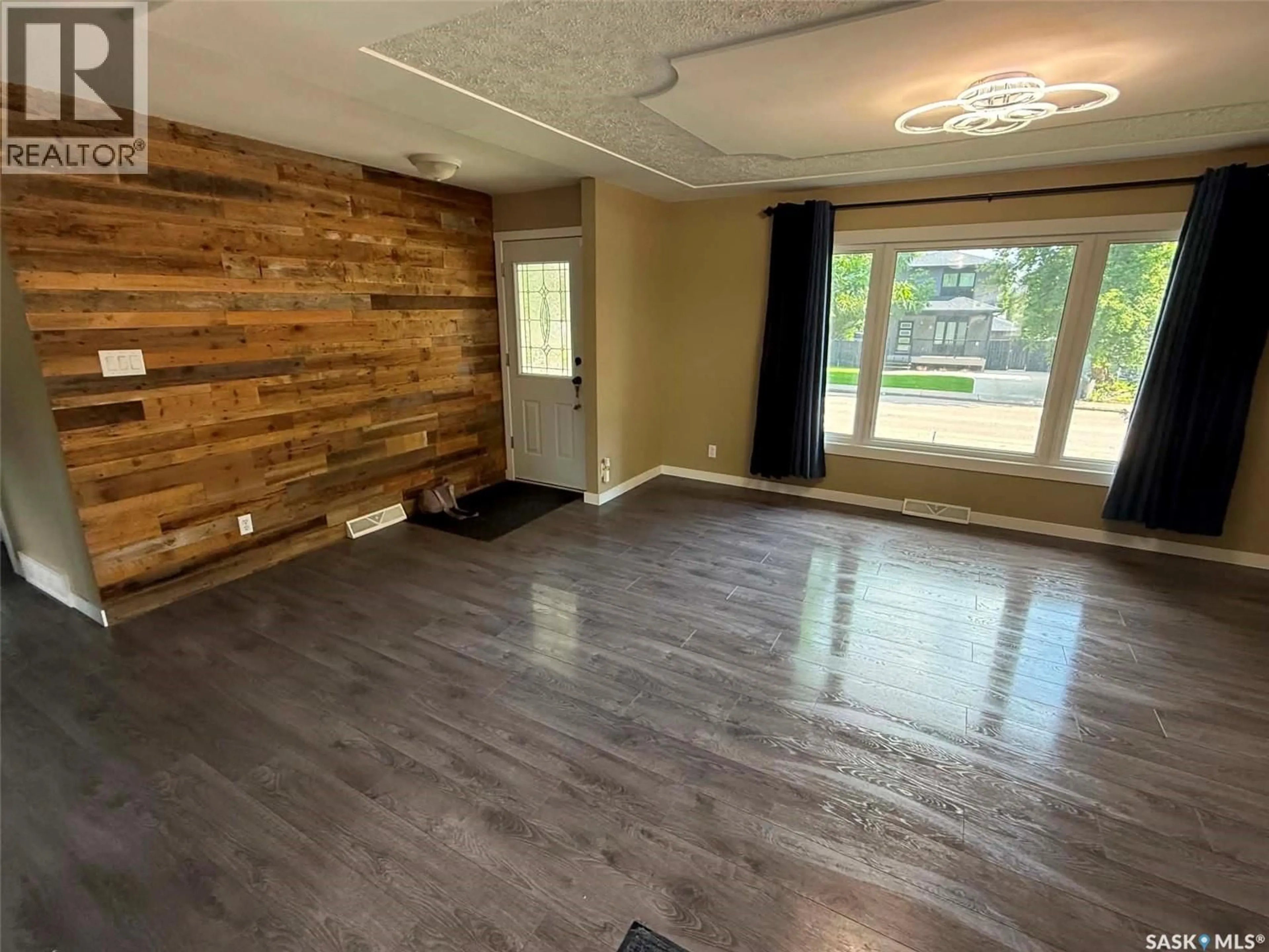 A pic of a room for 1154 CARIBOU STREET, Moose Jaw Saskatchewan S6H2B5