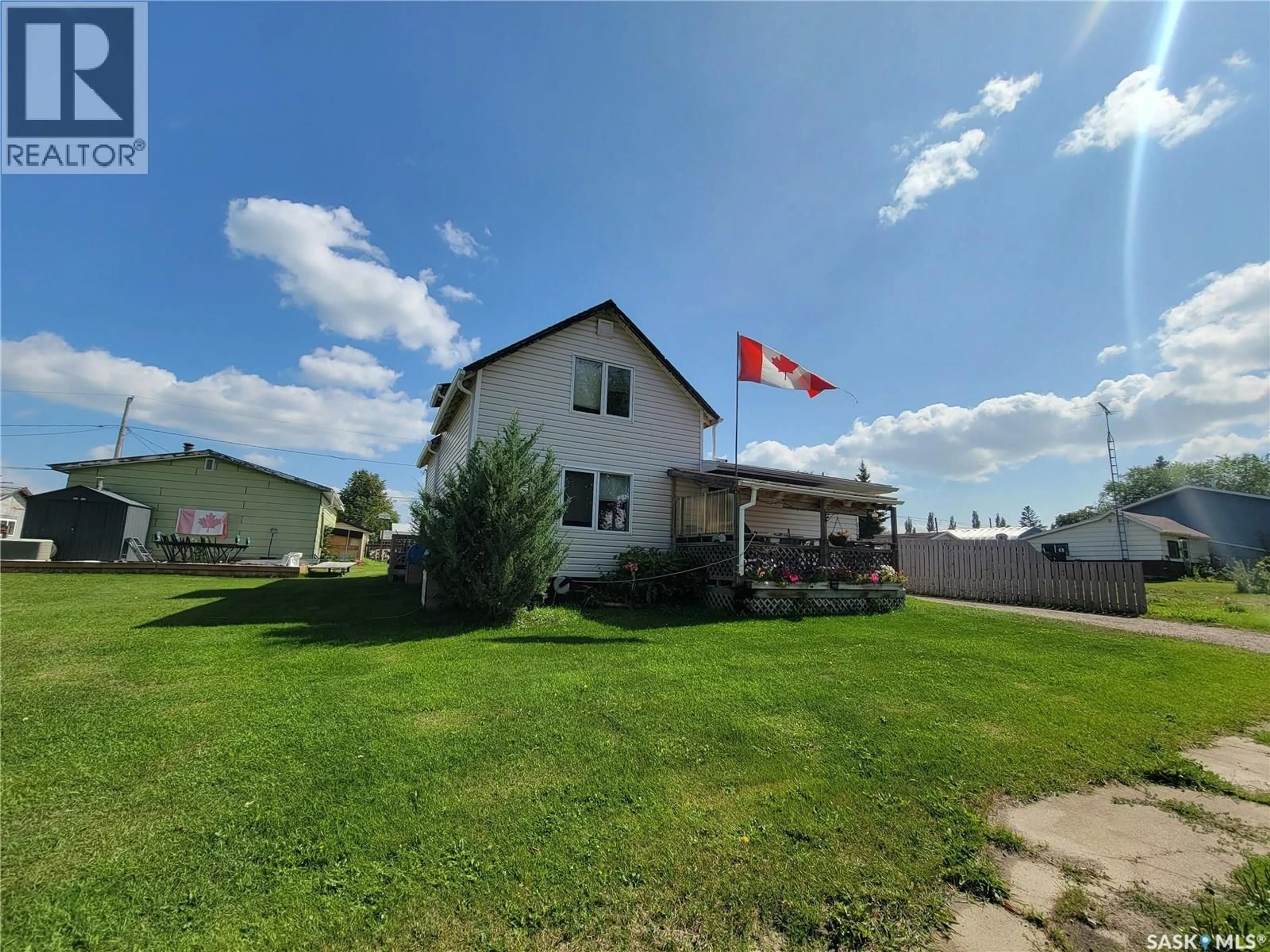 A pic from outside/outdoor area/front of a property/back of a property/a pic from drone, unknown for 118 2ND STREET, St. Walburg Saskatchewan S0M2T0