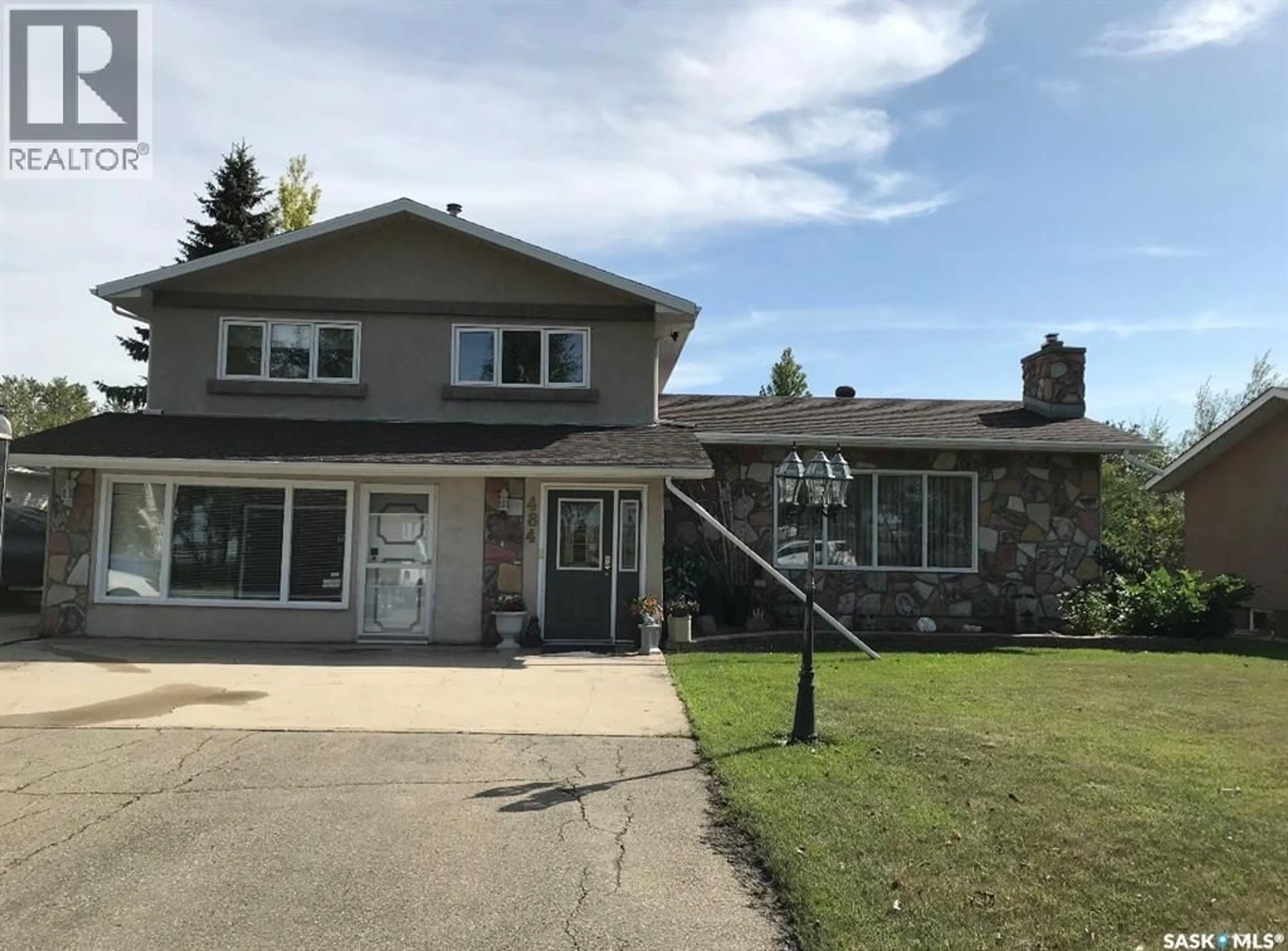 Home with vinyl exterior material, street for 484 STEWART STREET, Kamsack Saskatchewan S0A1S0