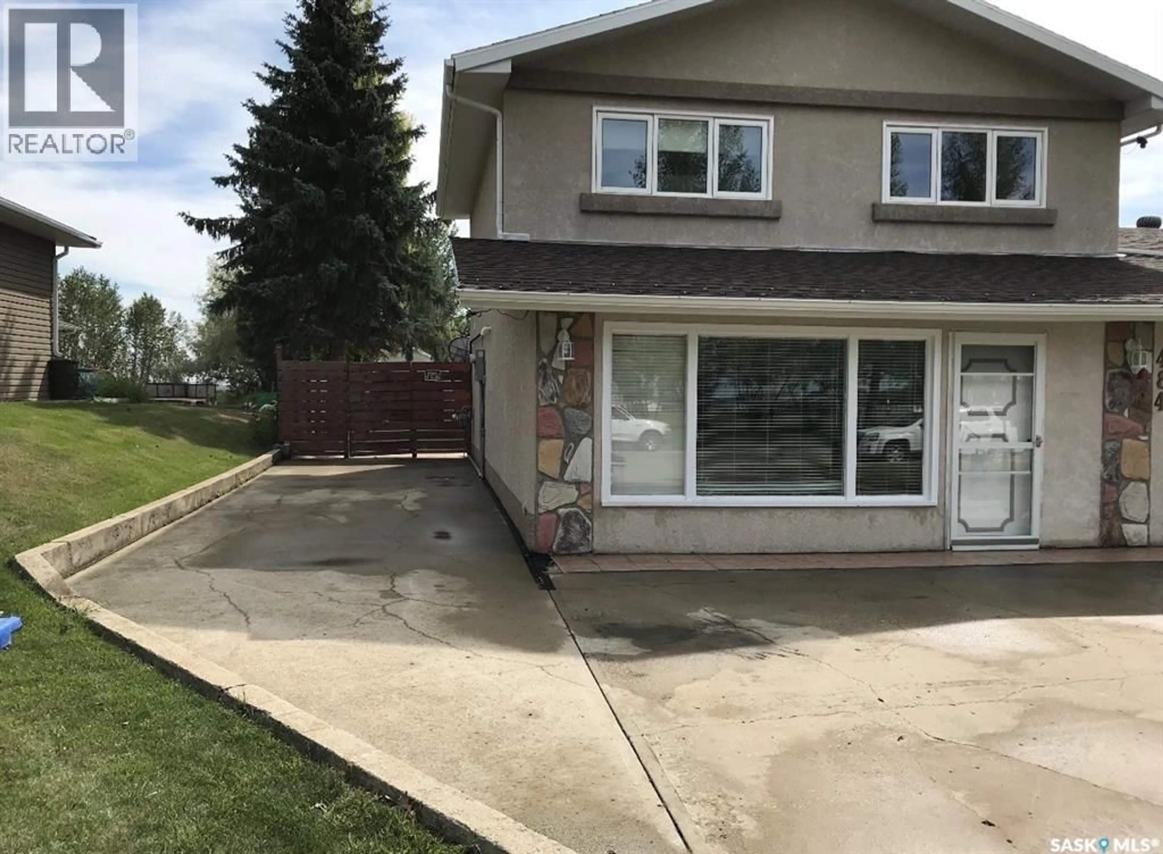 Home with vinyl exterior material, street for 484 STEWART STREET, Kamsack Saskatchewan S0A1S0