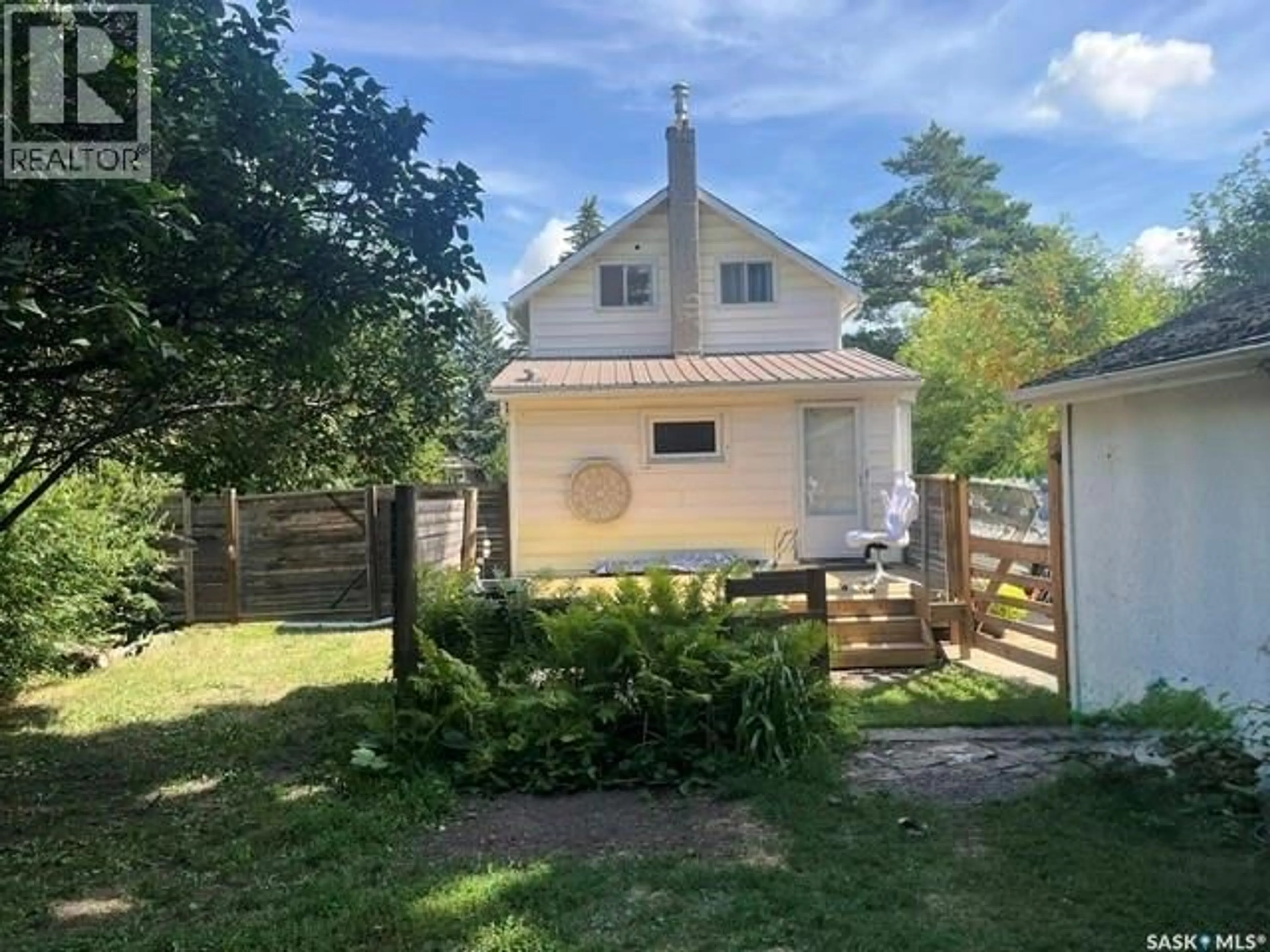 A pic from outside/outdoor area/front of a property/back of a property/a pic from drone, unknown for 904 EBERTS STREET, Indian Head Saskatchewan S0G2K0
