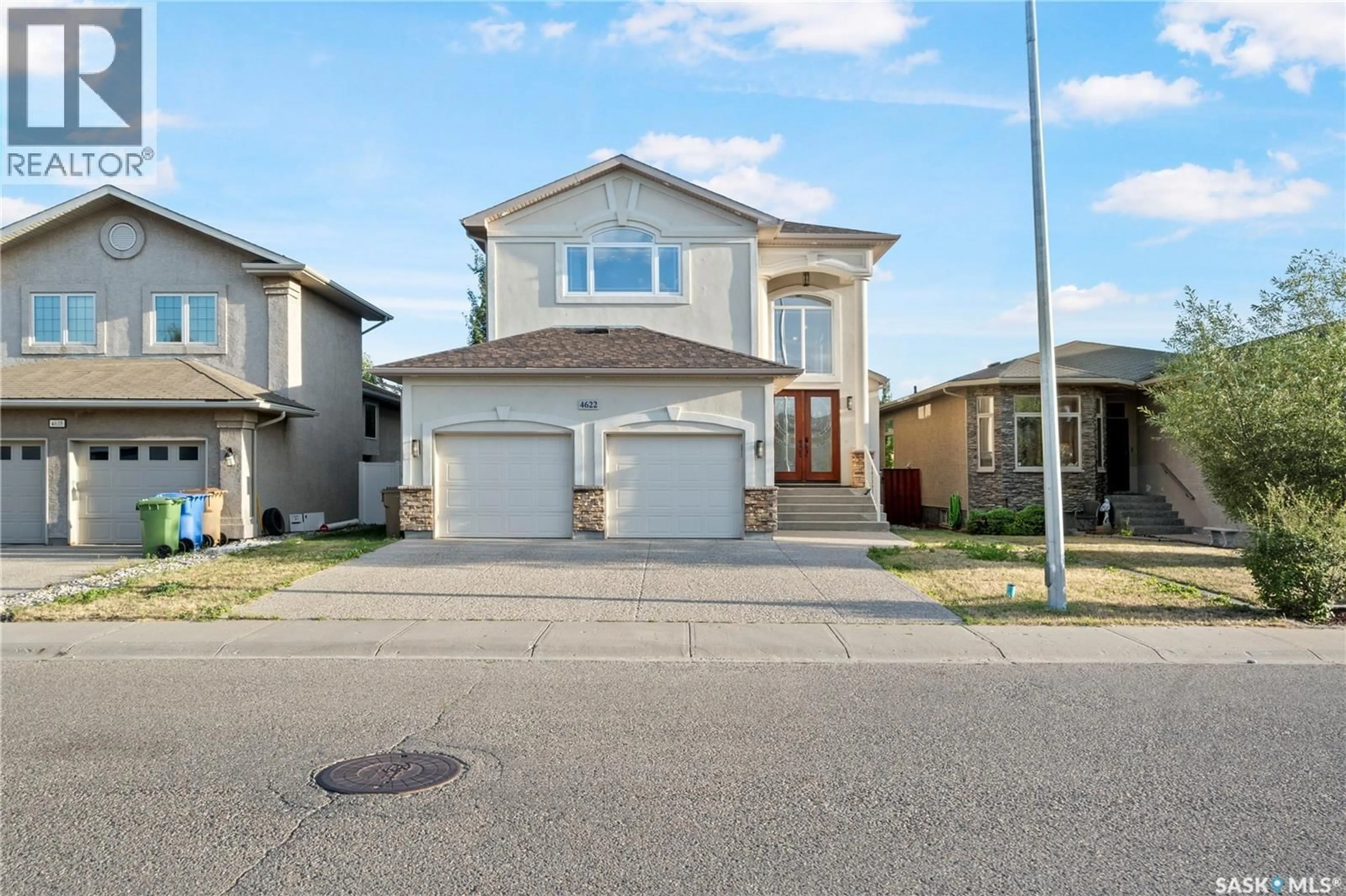 Home with vinyl exterior material, street for 4622 MALCOLM DRIVE, Regina Saskatchewan S4W0B5