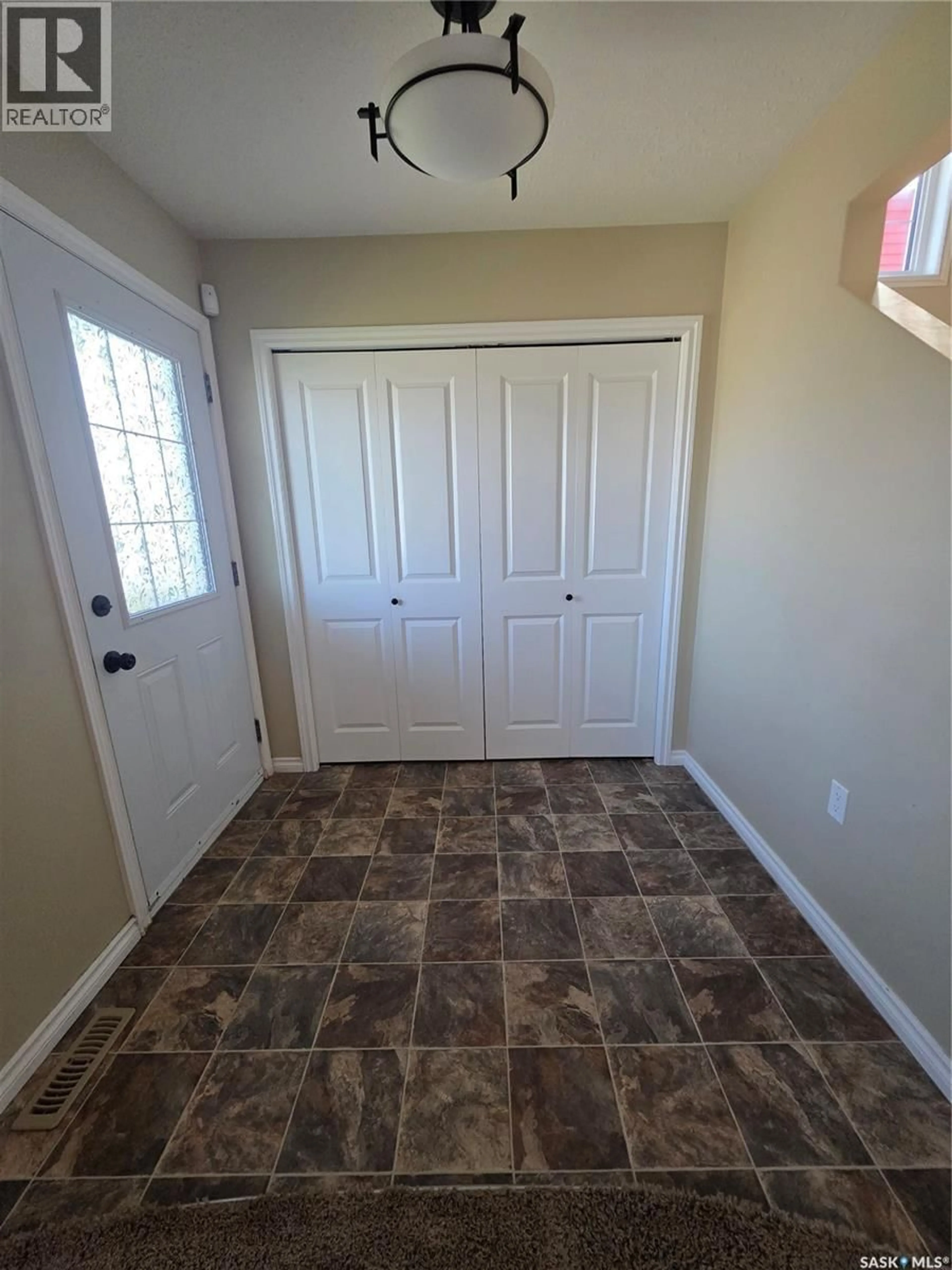 Indoor entryway for 610 EVA STREET, Estevan Saskatchewan S4A1H9