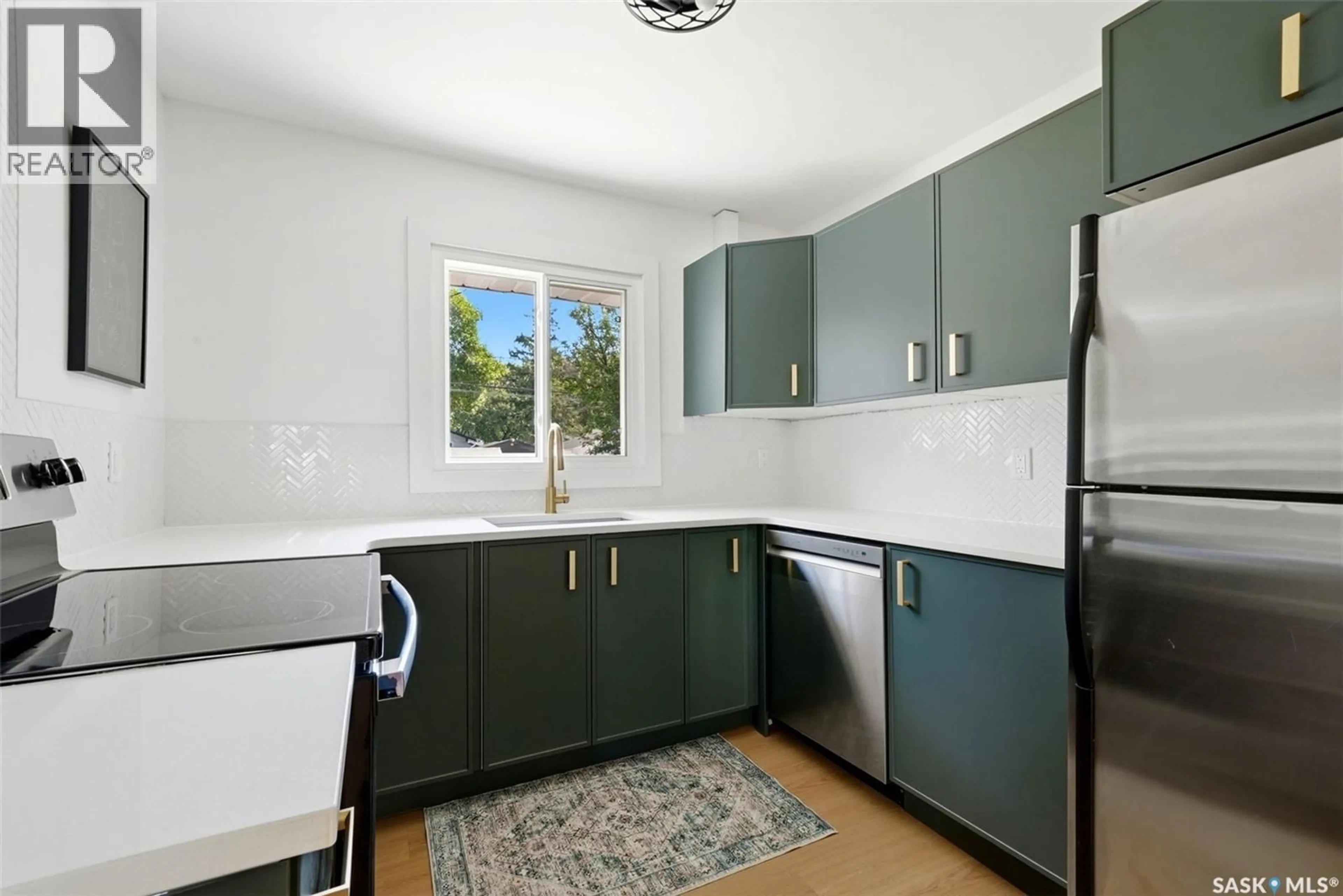 Standard kitchen, unknown for 137 GARNET STREET, Regina Saskatchewan S4R3R9