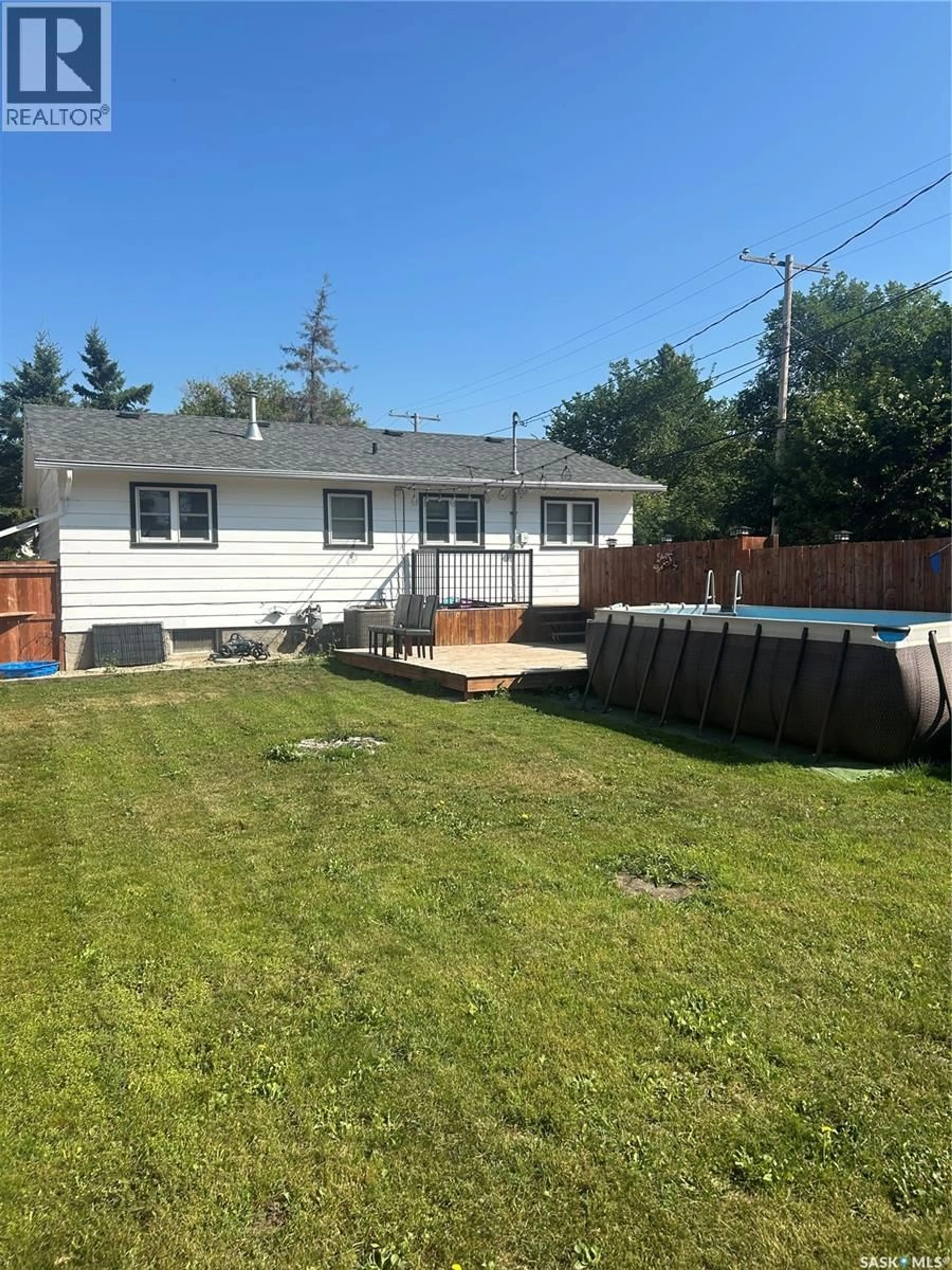 A pic from outside/outdoor area/front of a property/back of a property/a pic from drone, street for 230 WALLACE STREET, Kamsack Saskatchewan S0A1S0