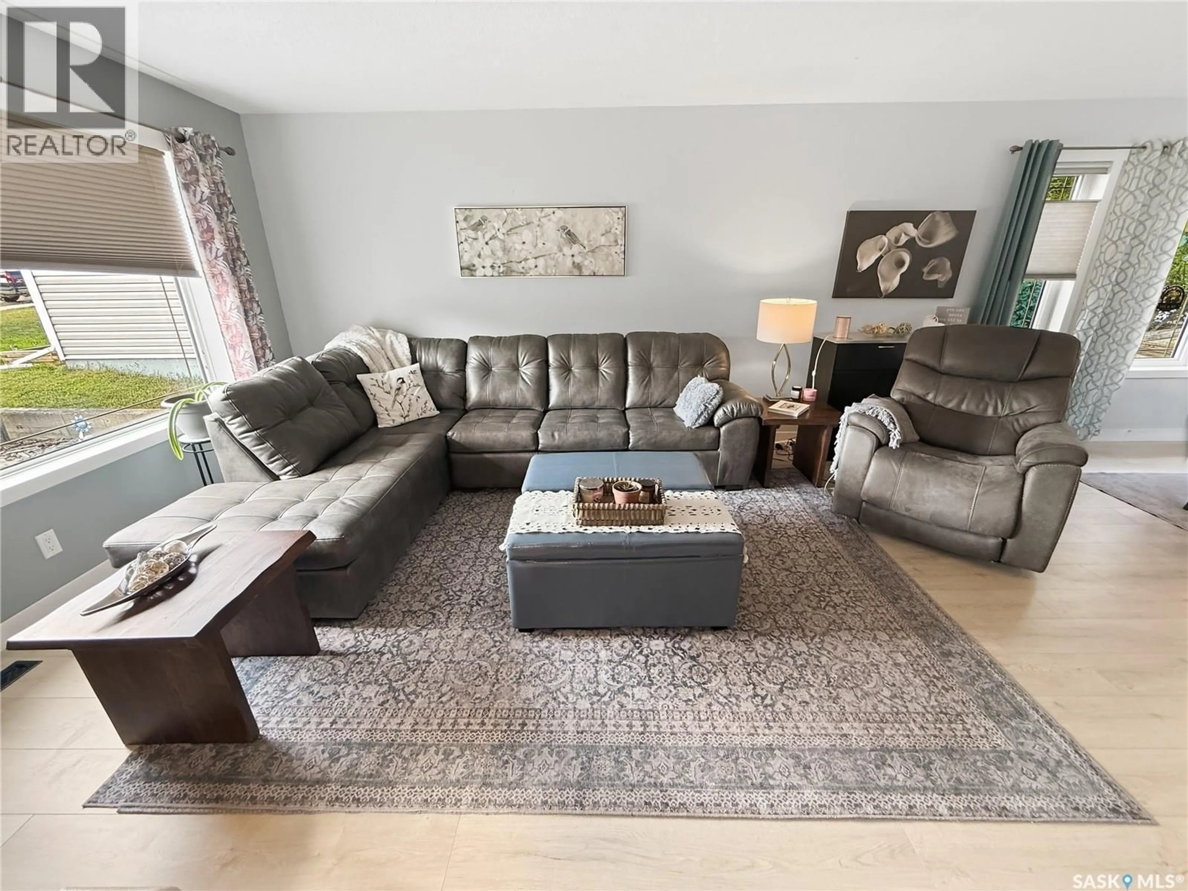 Living room with furniture, unknown for 625 7TH AVENUE, Swift Current Saskatchewan S9H2N8