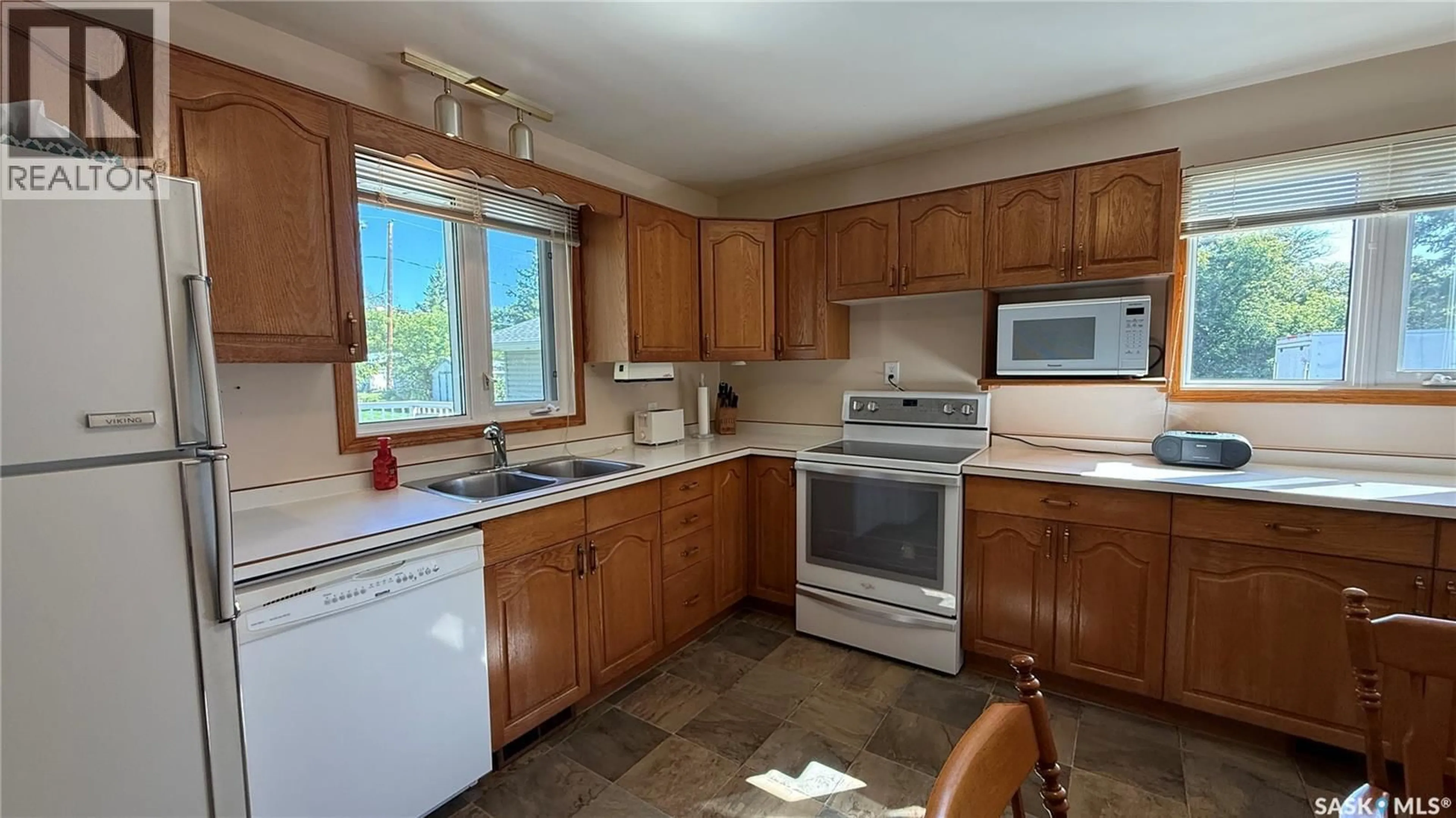 Standard kitchen, unknown for 224 HUDEK AVENUE, Hafford Saskatchewan S0J0G4