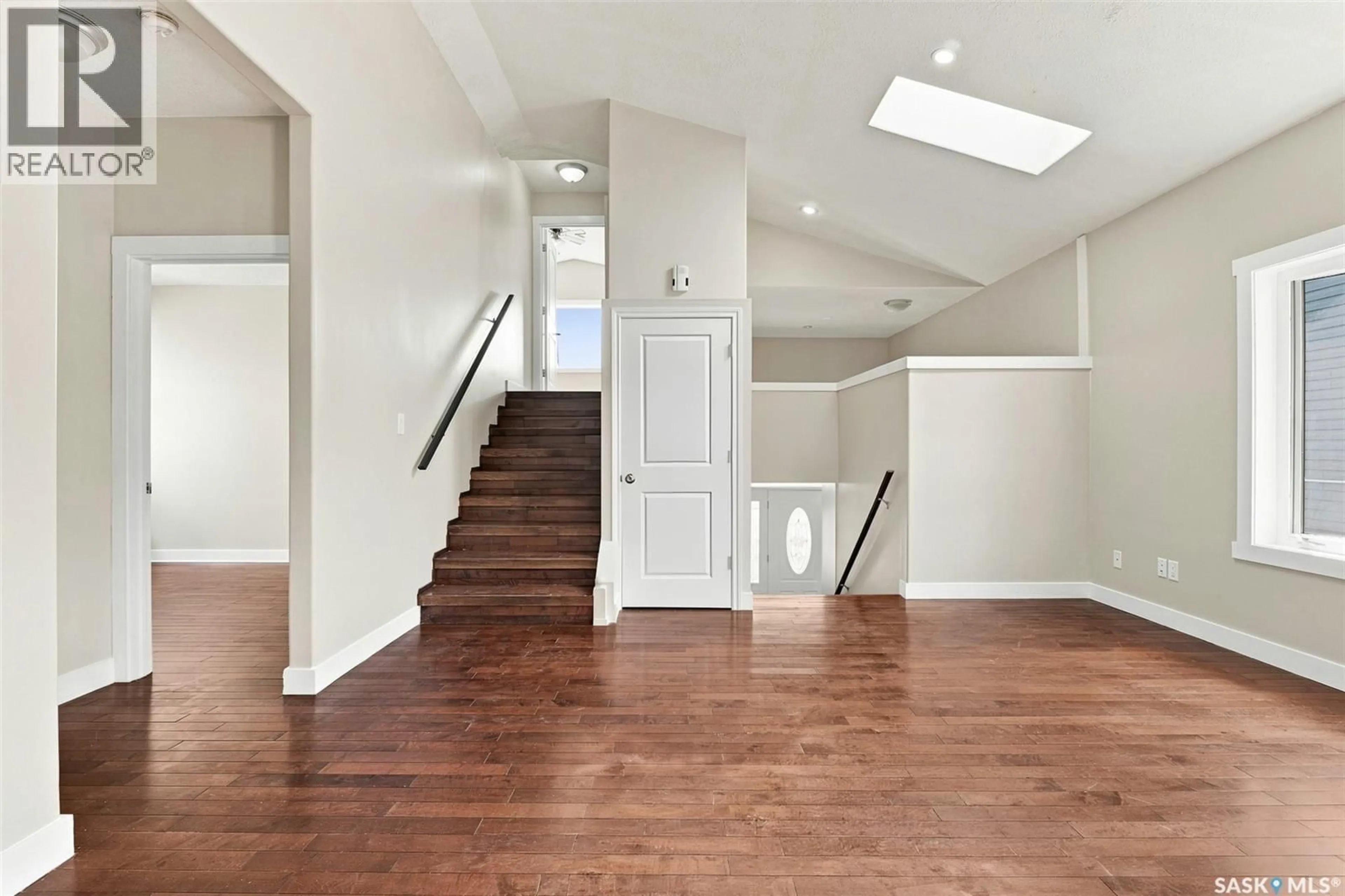 Indoor entryway for 5022 TUTOR WAY, Regina Saskatchewan S4W0G4
