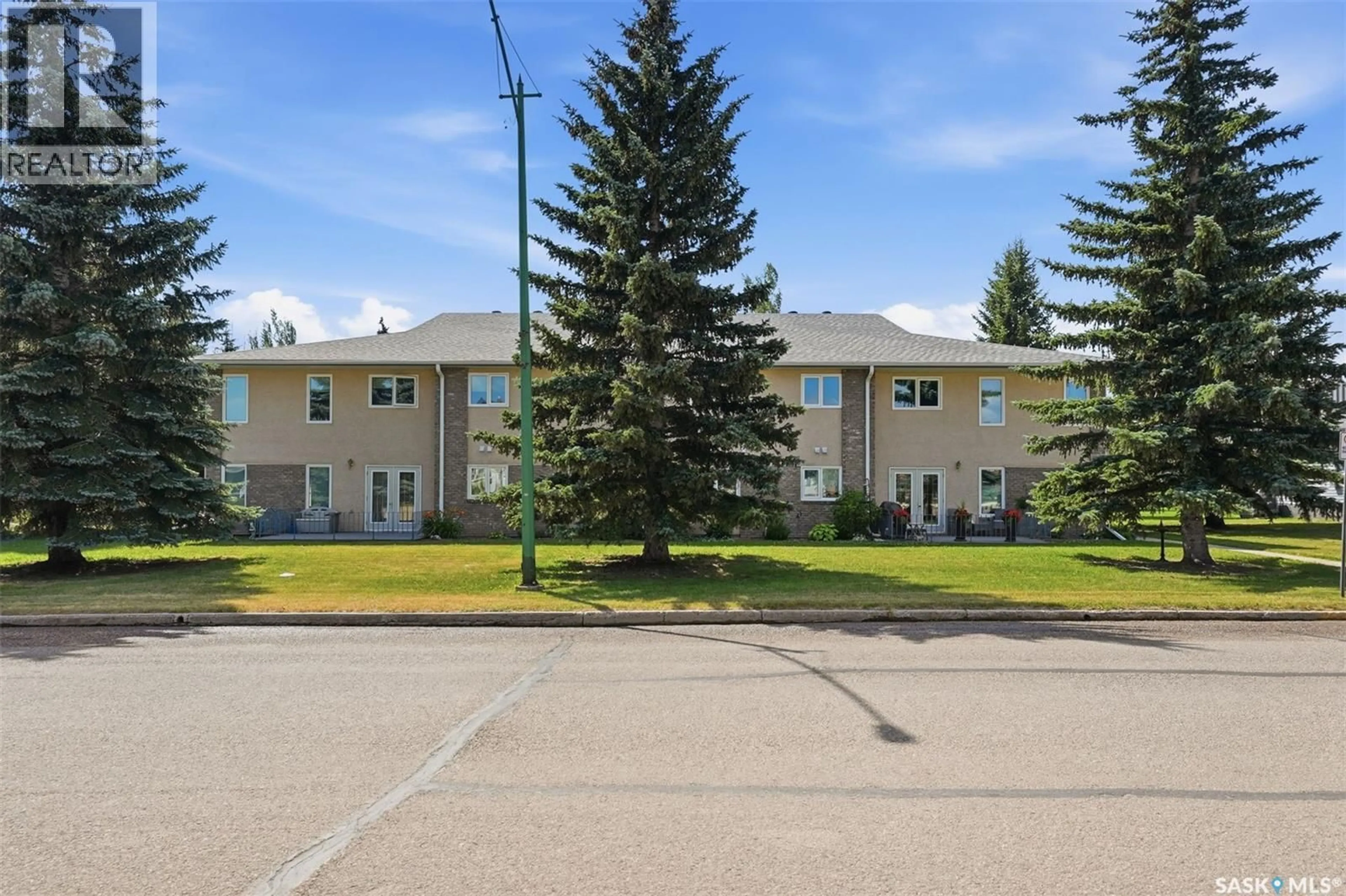 Patio, unknown for #2 - 105 6TH AVENUE, Watrous Saskatchewan S0K4T0